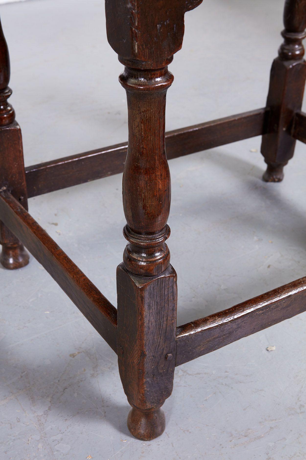 Early 18th c. English Oak Table For Sale 6