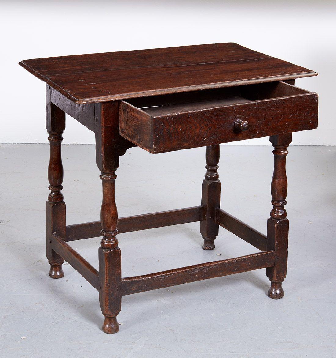 Early 18th c. English Oak Table For Sale 1