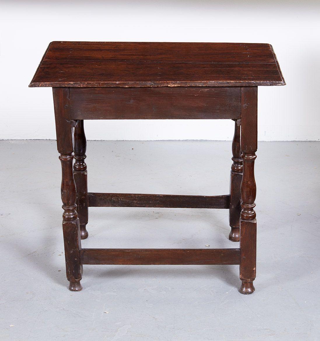 Early 18th c. English Oak Table For Sale 4