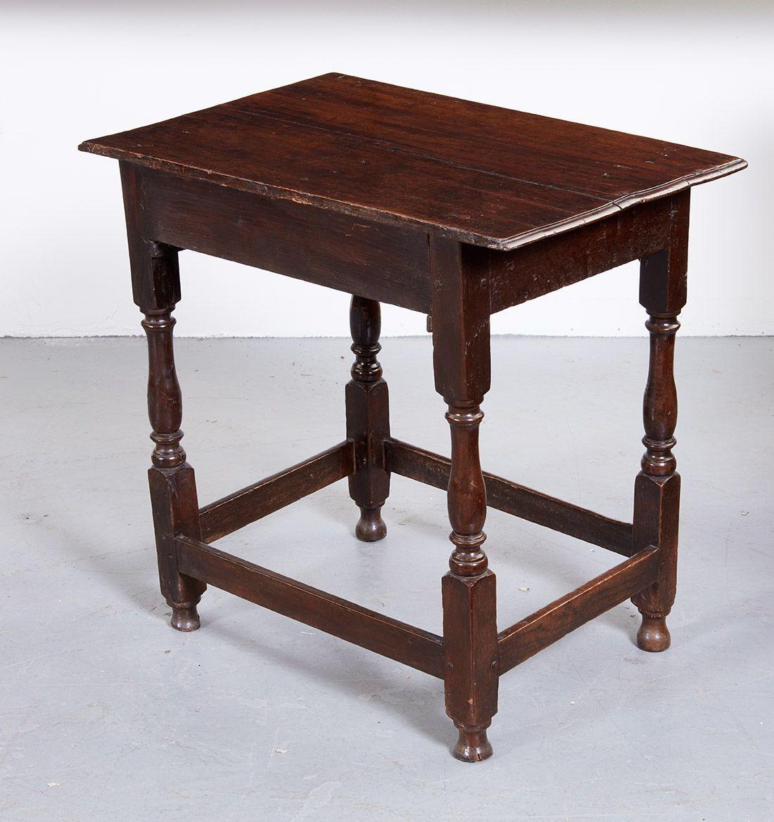 Early 18th c. English Oak Table For Sale 5