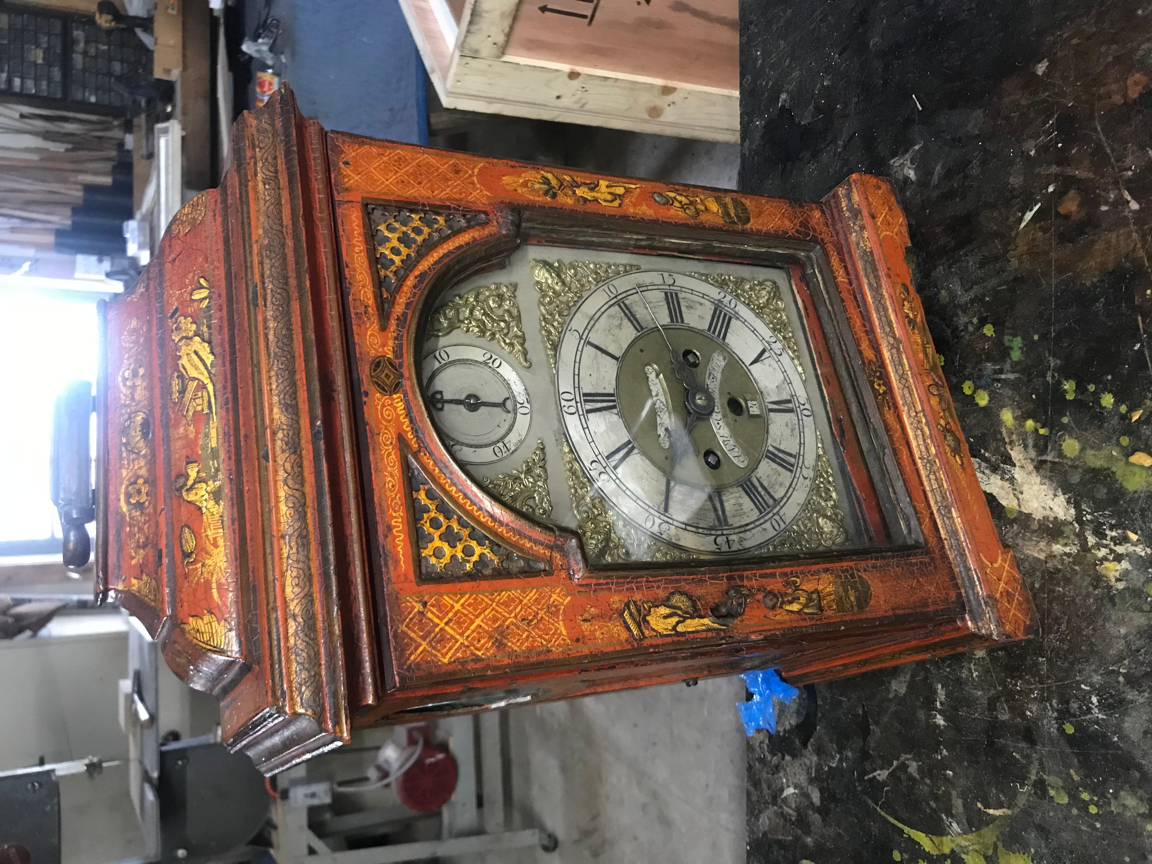 Early 18th C English Red Lacquer Chinoiserie painted bracket clock  For Sale 4