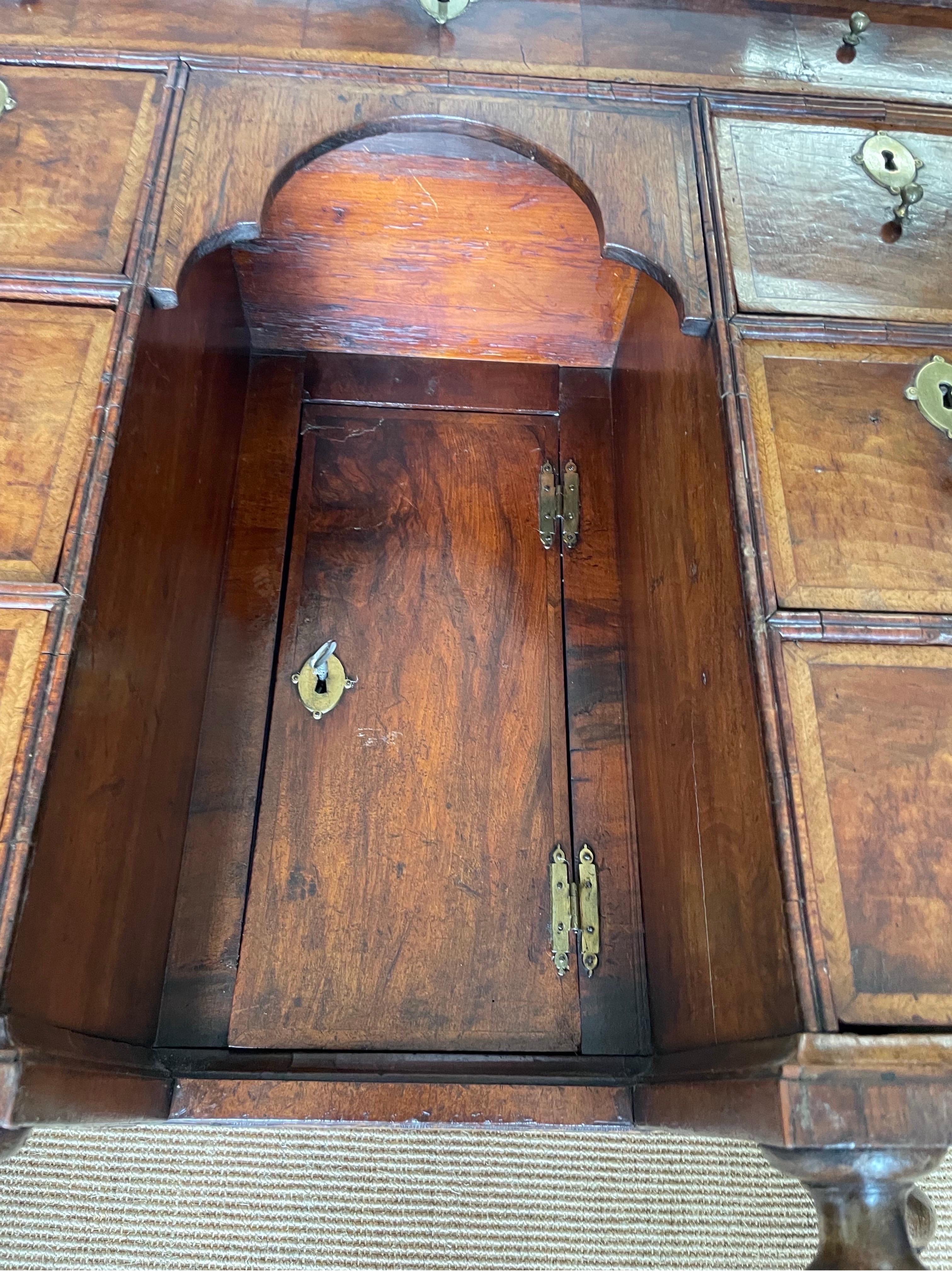 Early 18th C Queen Anne Kneehole Desk For Sale 7