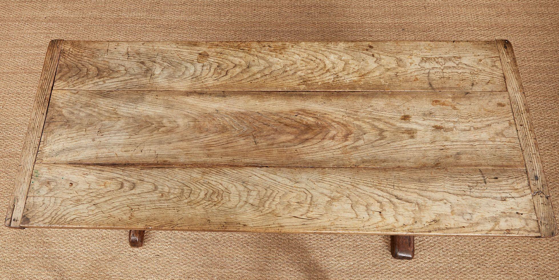 English Early 18th c. Tavern Table For Sale