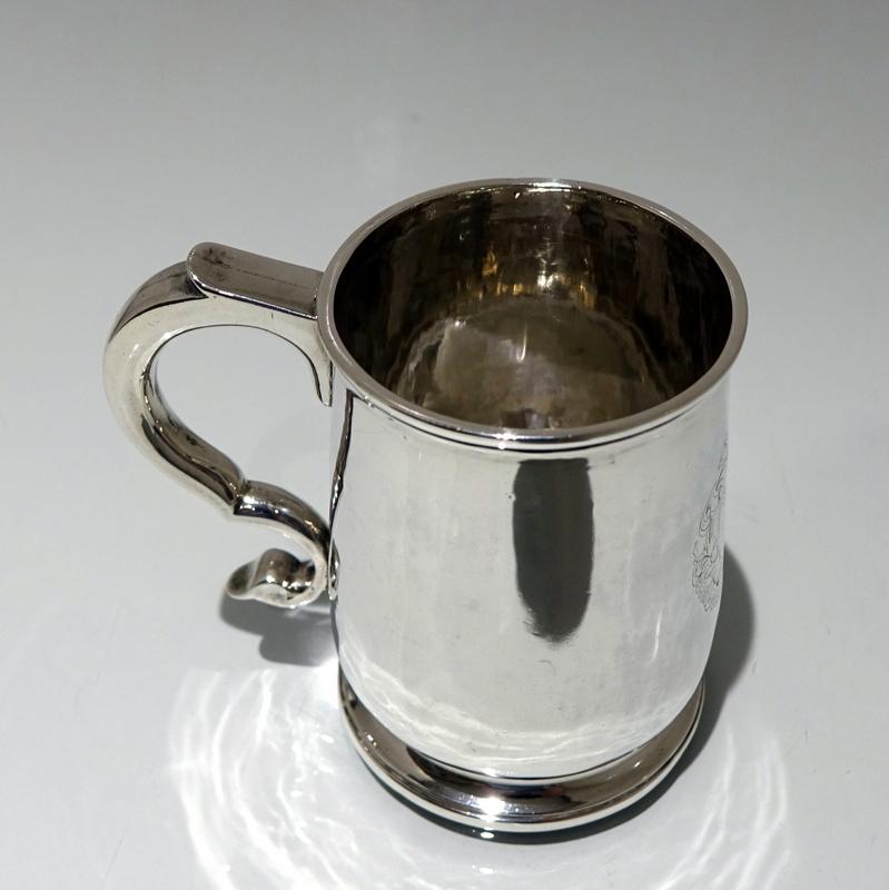 Early 18th Century Antique George I Sterling Silver Half Pint Mug London 1722 Ma For Sale 2