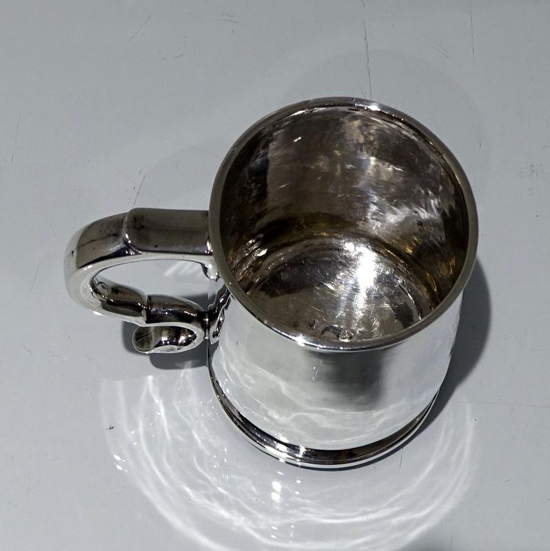 Early 18th Century Antique George I Sterling Silver Half Pint Mug London 1722 Ma For Sale 4