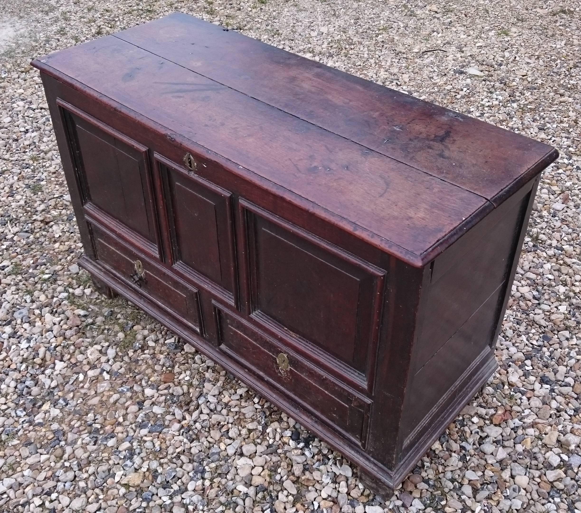 English Early 18th Century Antique Mule Chest For Sale