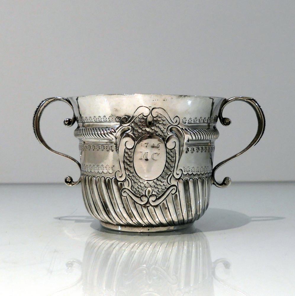 Early 18th Century Antique Queen Anne Britannia Silver Porringer Lon 1706 J Cory In Good Condition For Sale In 53-64 Chancery Lane, London