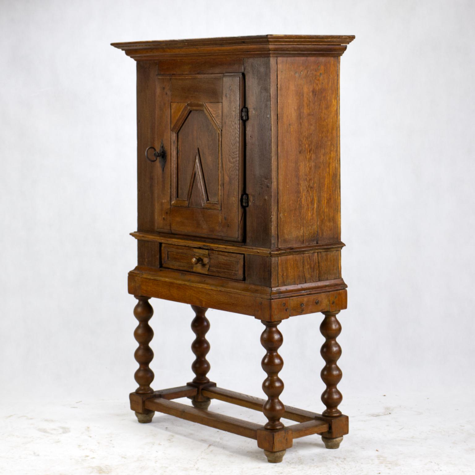 Early 18th Century Baroque Rustic Oak Cabinet on High Stand For Sale 5