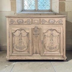 Aparador de roble decapado con sirenas de principios del siglo XVIII, época de la Régence belga