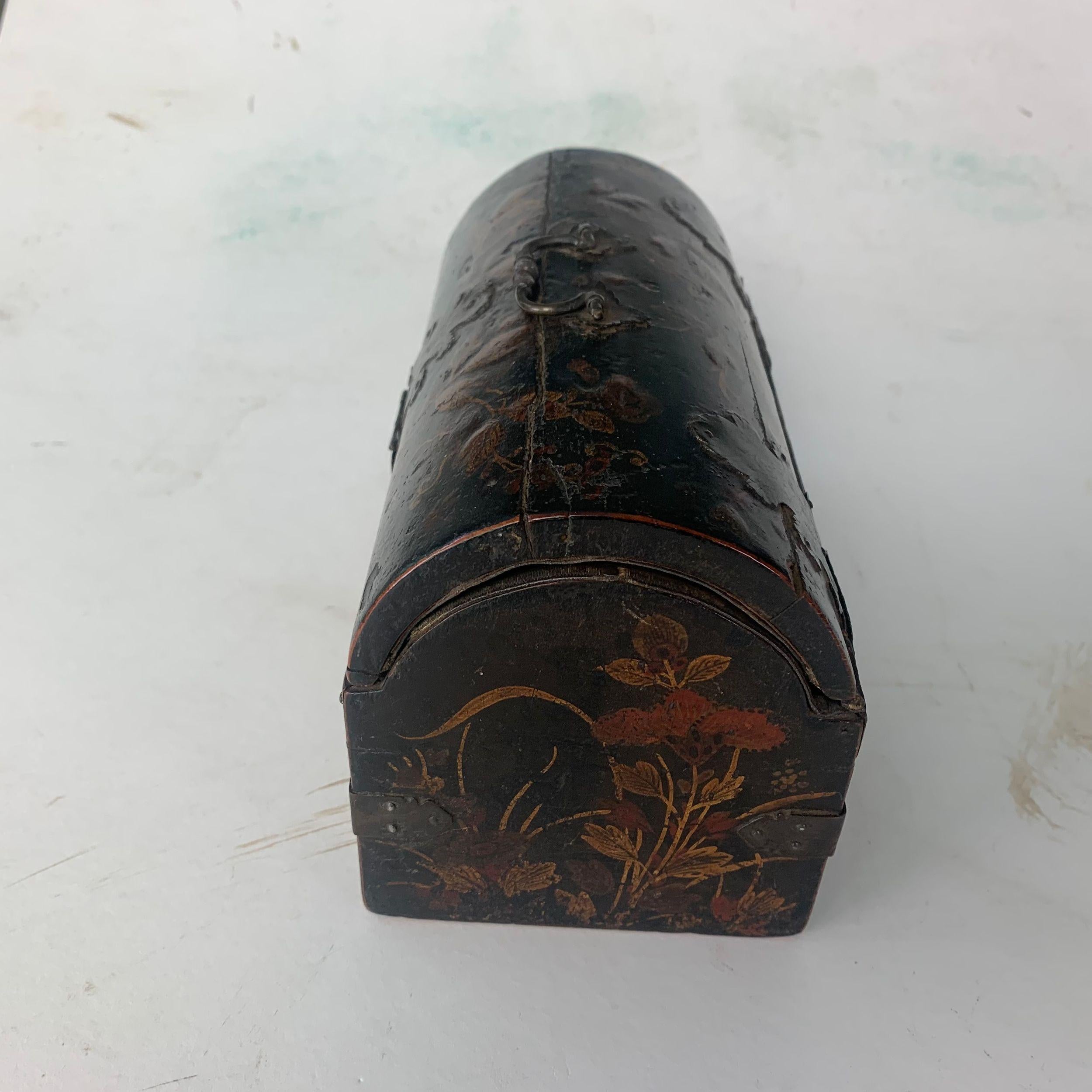 Elizabethan Early 18th Century Black Japanned Trinket/Jewel Box For Sale