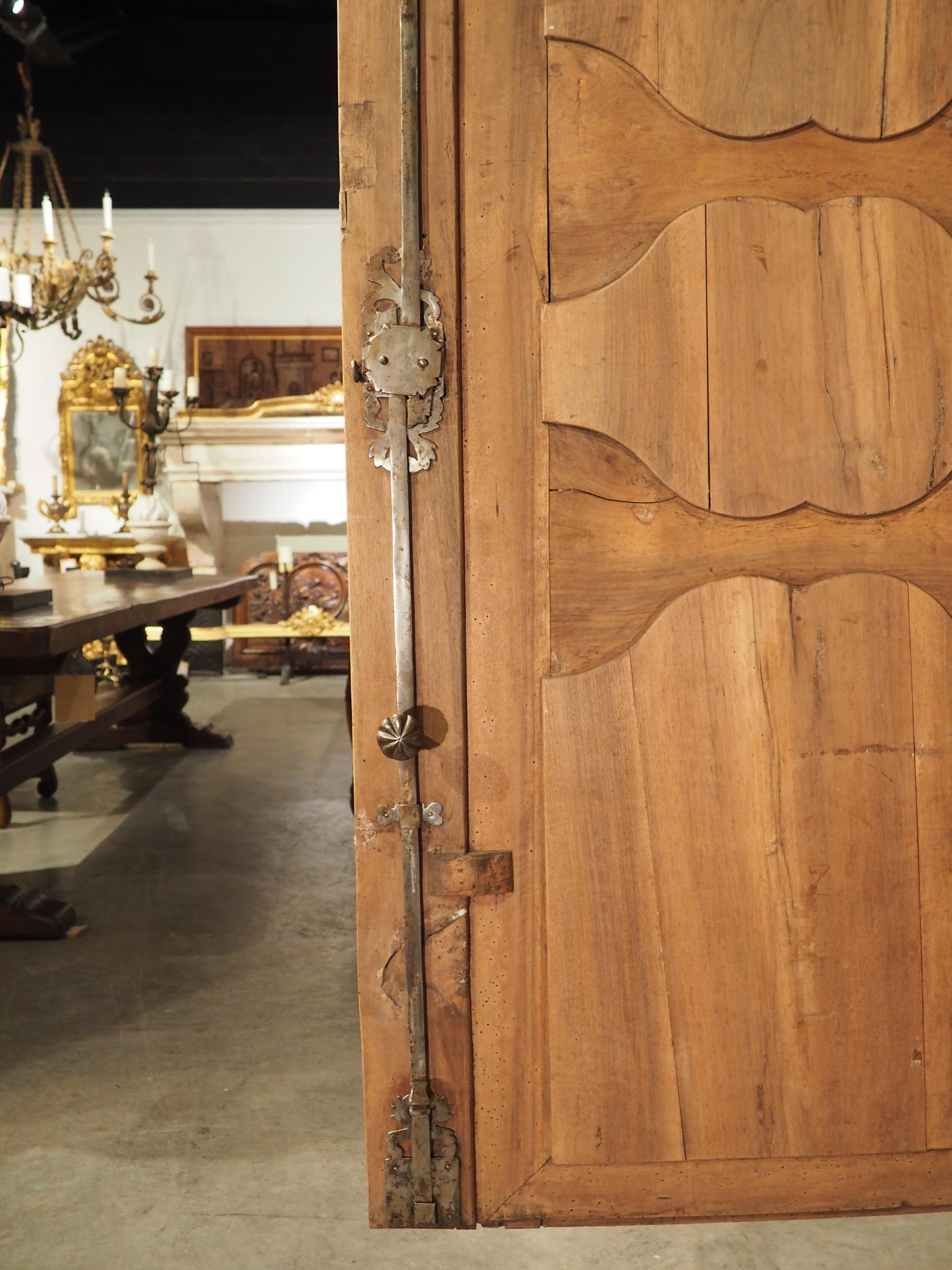 Early 18th Century Bleached French Walnut Armoire from the Île-de-France Region For Sale 10