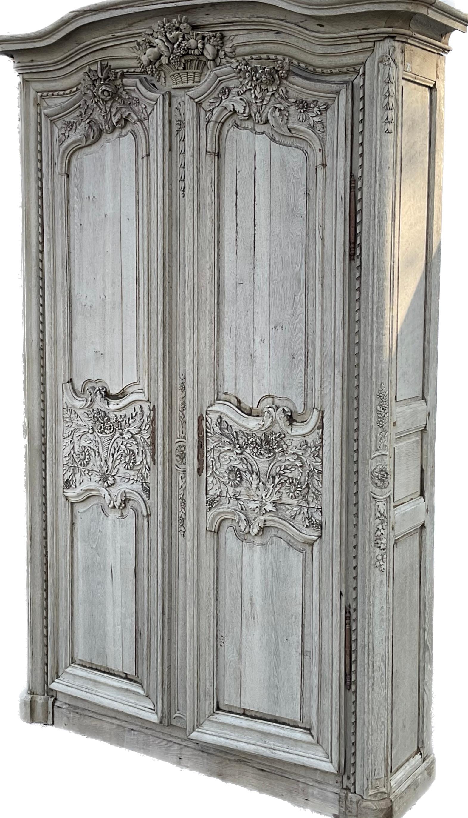 Early 18th Century Bleached Oak Wedding Armoire from France 7