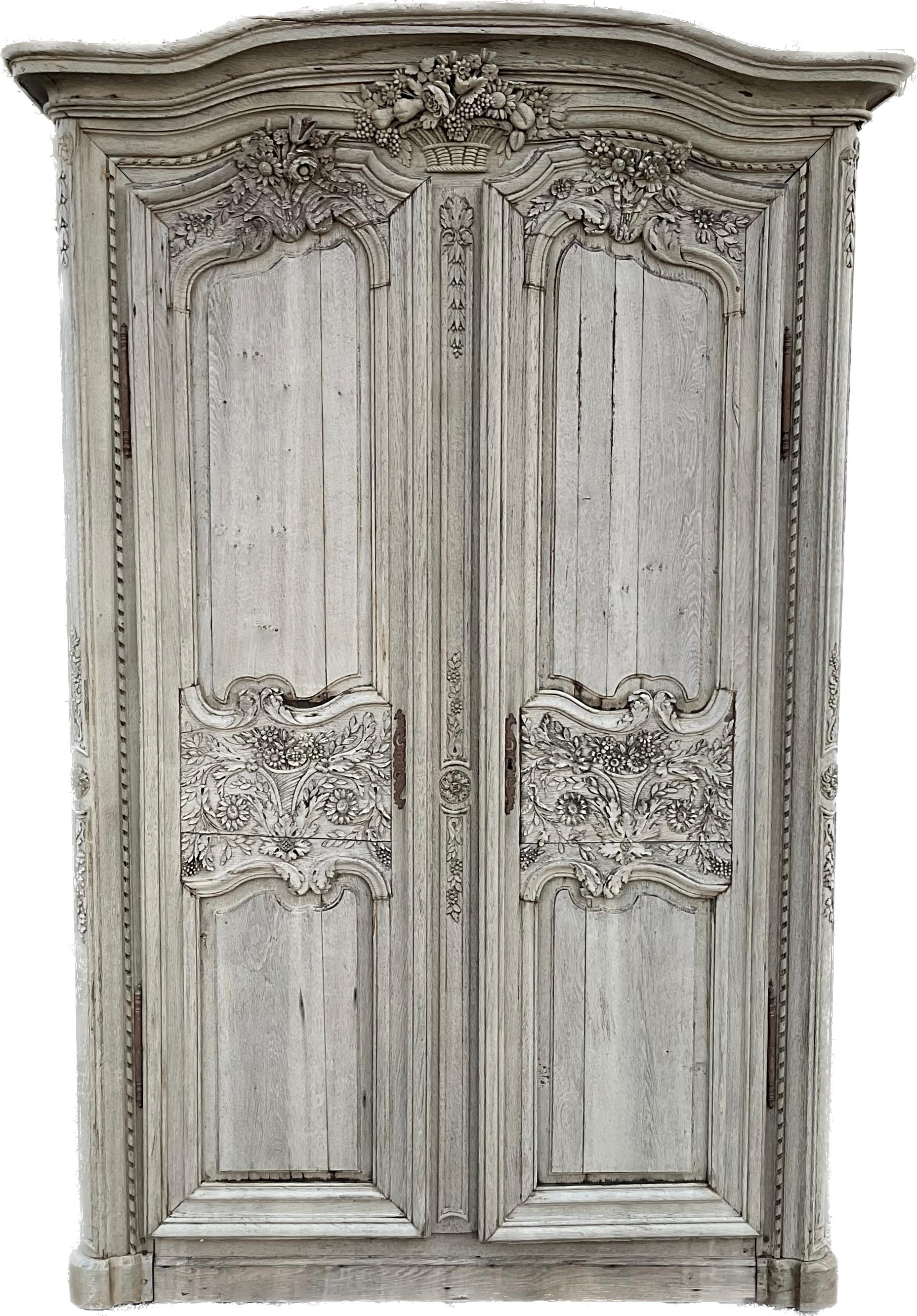 Early 18th Century Bleached Oak Wedding Armoire from France 11