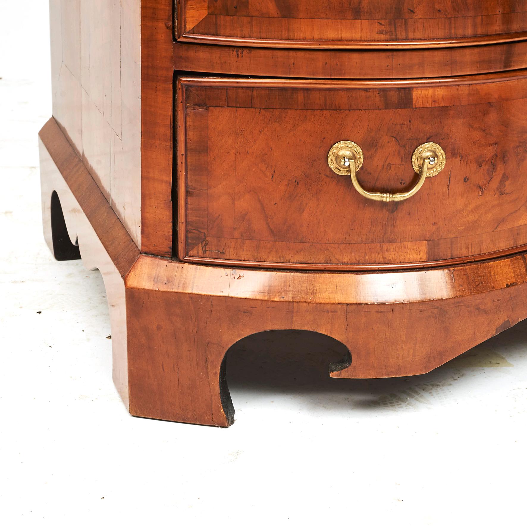 Early 18th Century Burl Walnut Veneered Bureau Cabinet For Sale 5