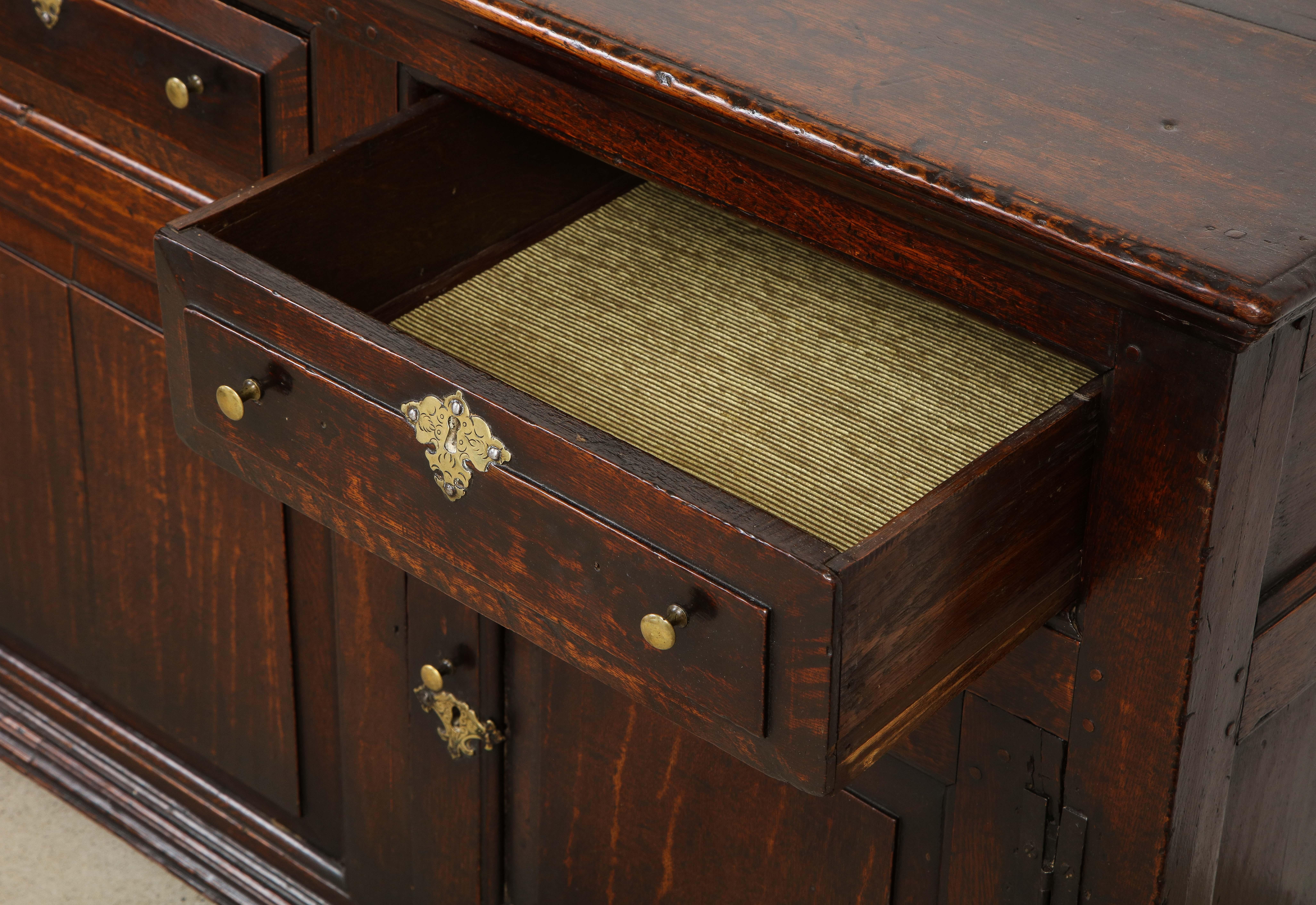 Early 18th Century Cabinet Dresser For Sale 3
