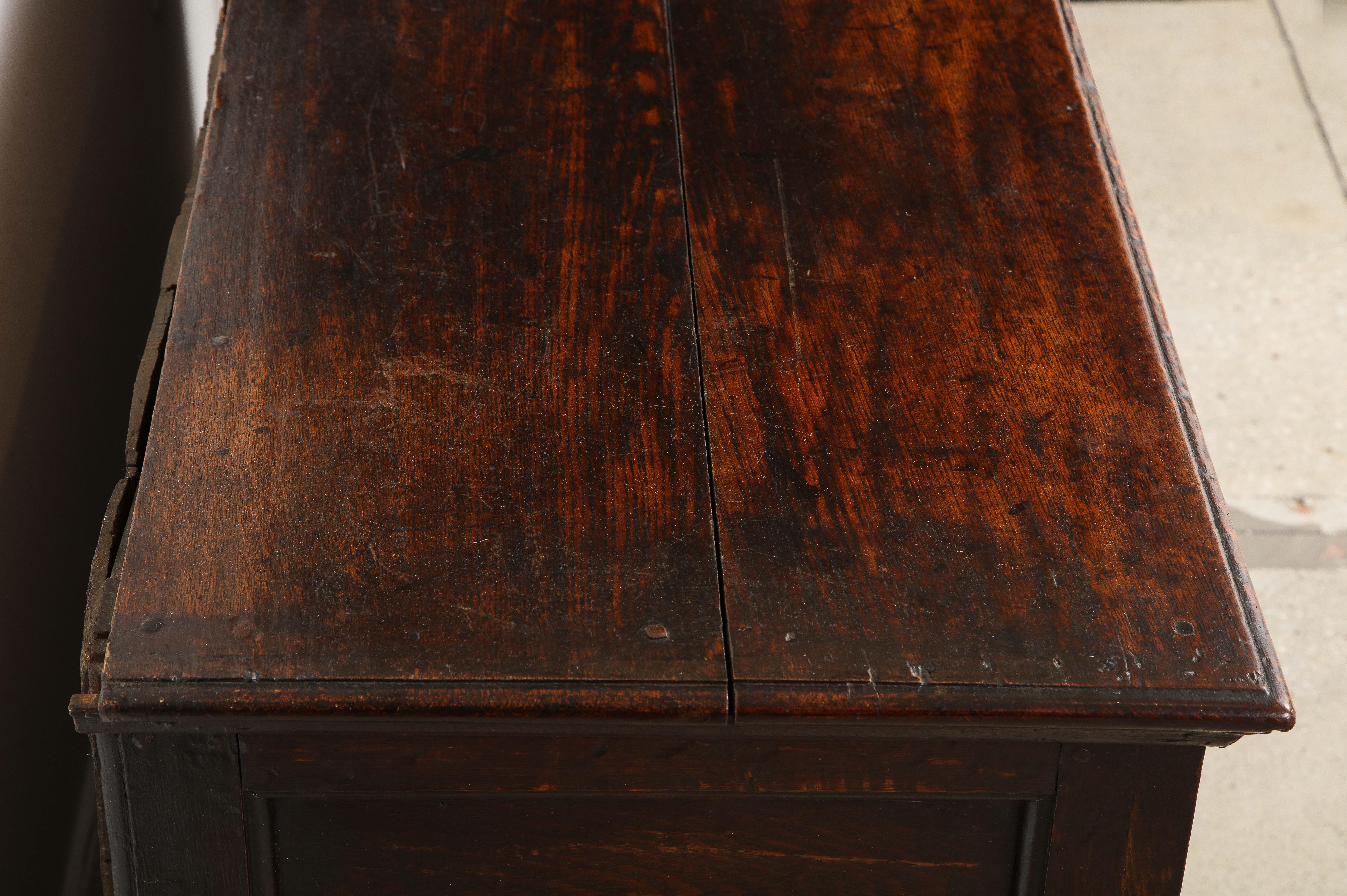 Early 18th Century Cabinet Dresser For Sale 4