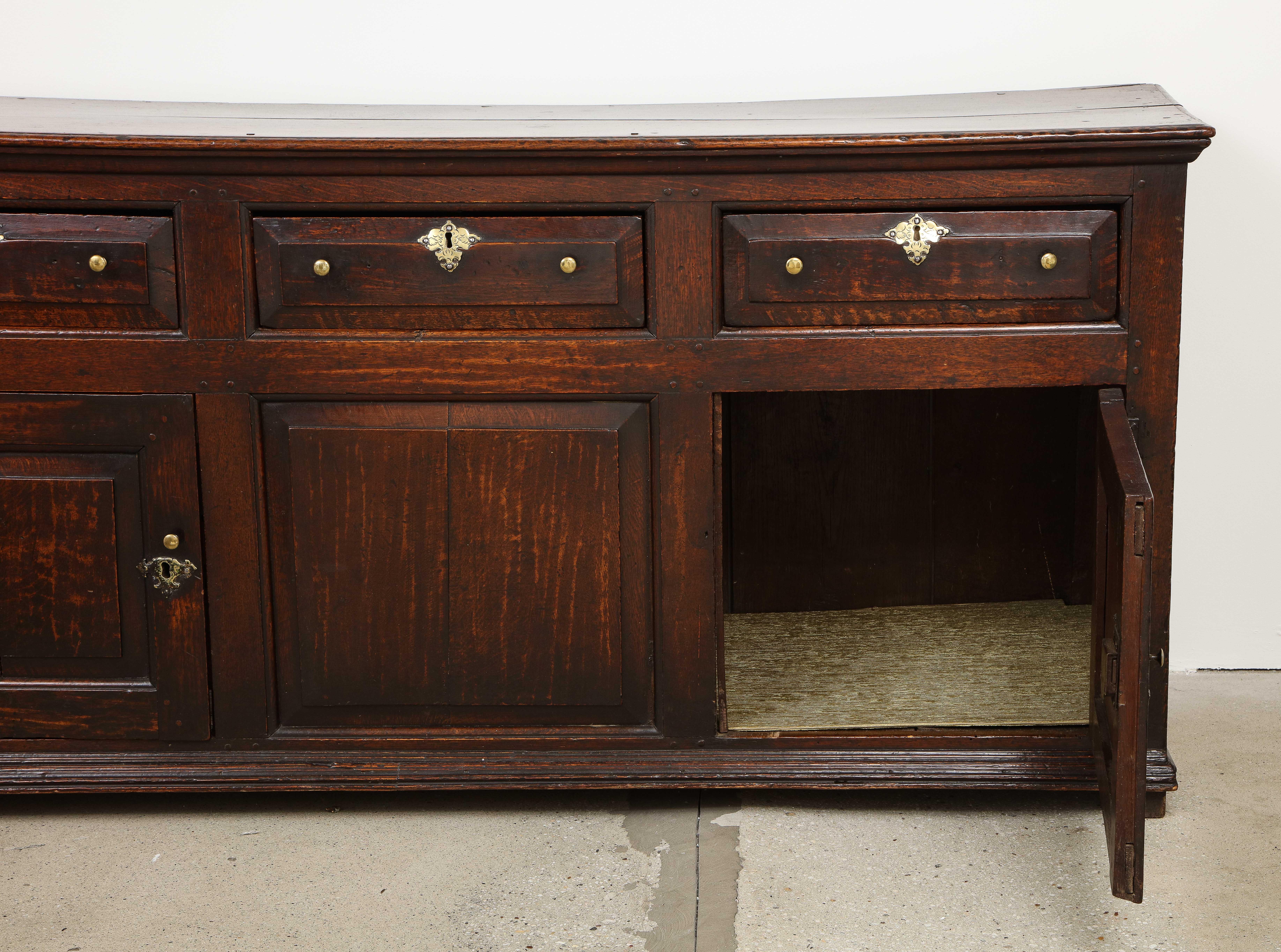 Early 18th Century Cabinet Dresser For Sale 2