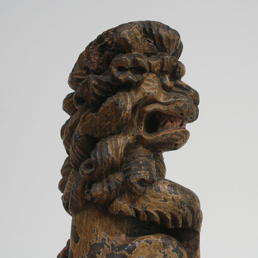 Early 18th Century Carved Wooden Lion 5