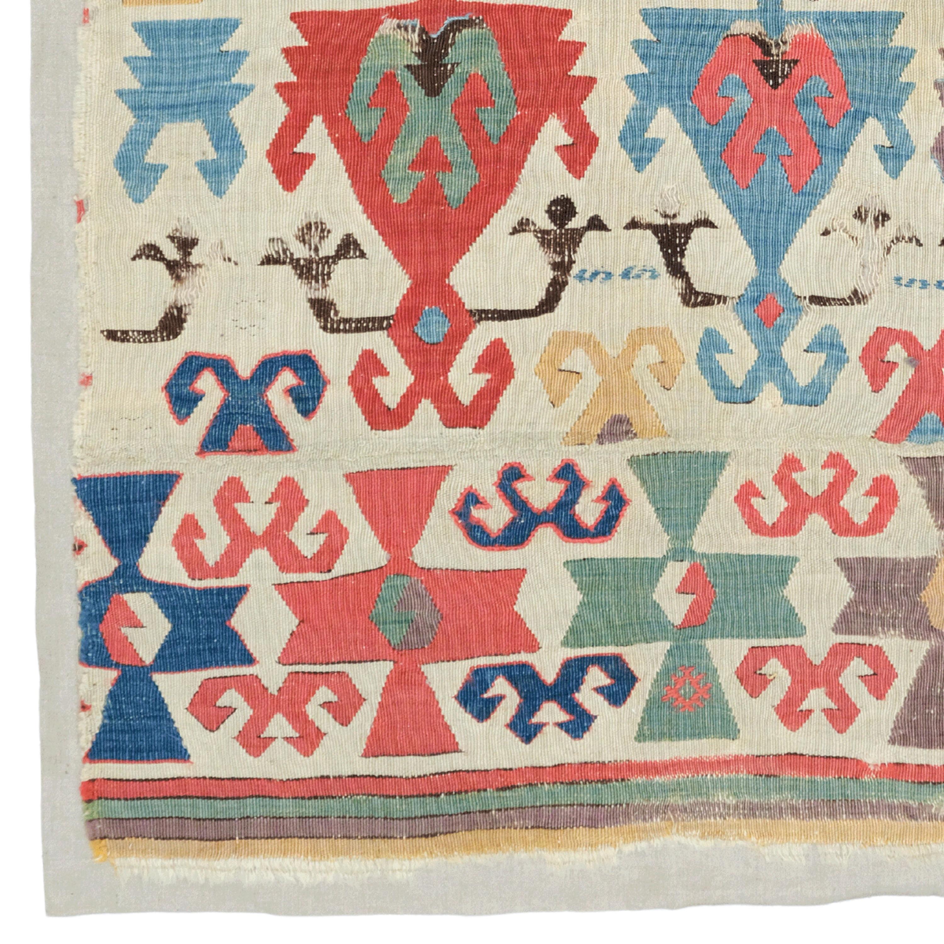 Early 18th Century Central Anatolia Kilim - Antique Turkish Rug, Antique Rug In Good Condition In Sultanahmet, 34