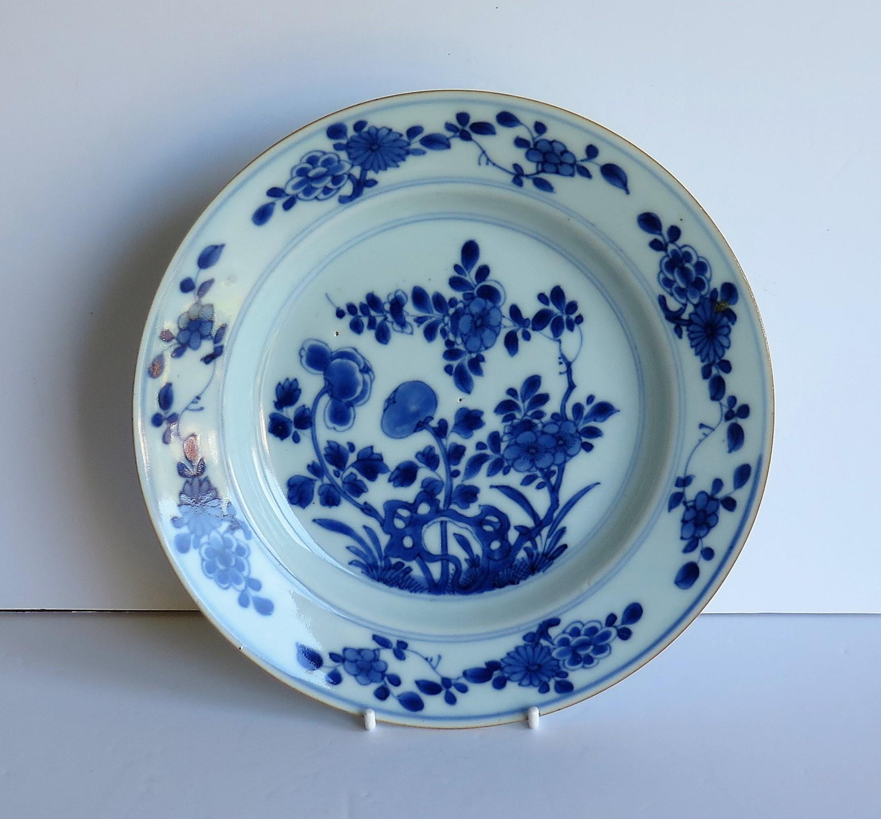 Early 18th Century Chinese Porcelain Blue and White Plate or Dish, Qing Ca 1730 In Good Condition In Lincoln, Lincolnshire