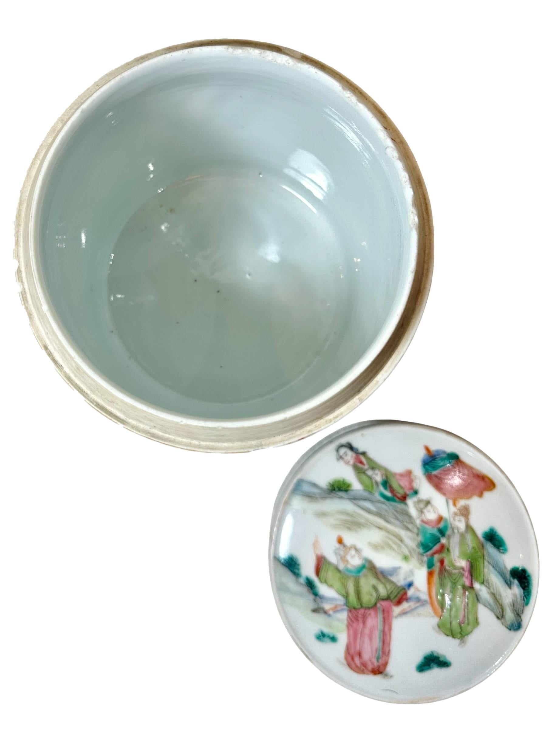 Vaso con pennello in porcellana cinese dell'inizio del XVIII secolo con supporto in vendita 2