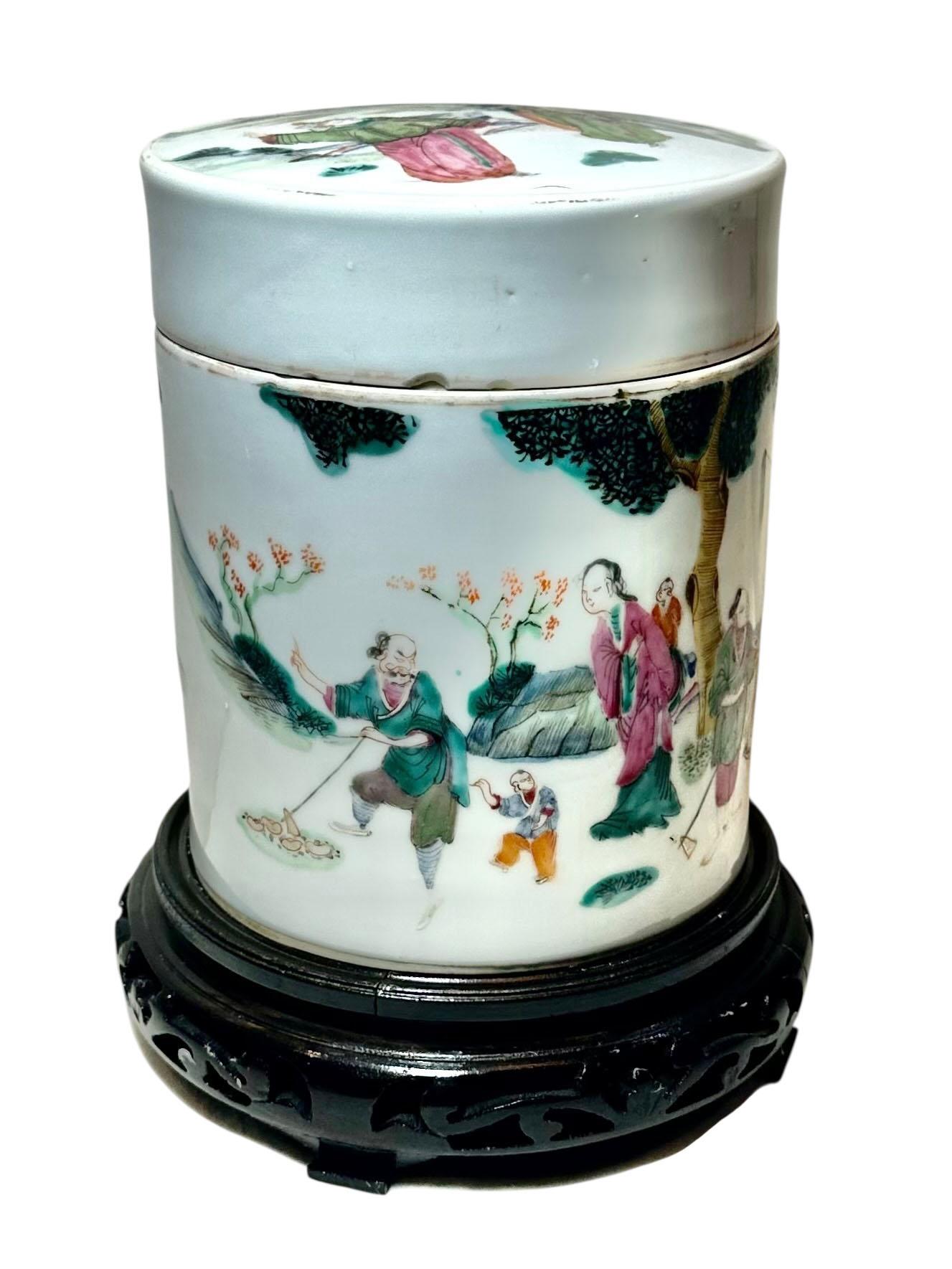 Vaso con pennello in porcellana cinese dell'inizio del XVIII secolo con supporto in vendita 3