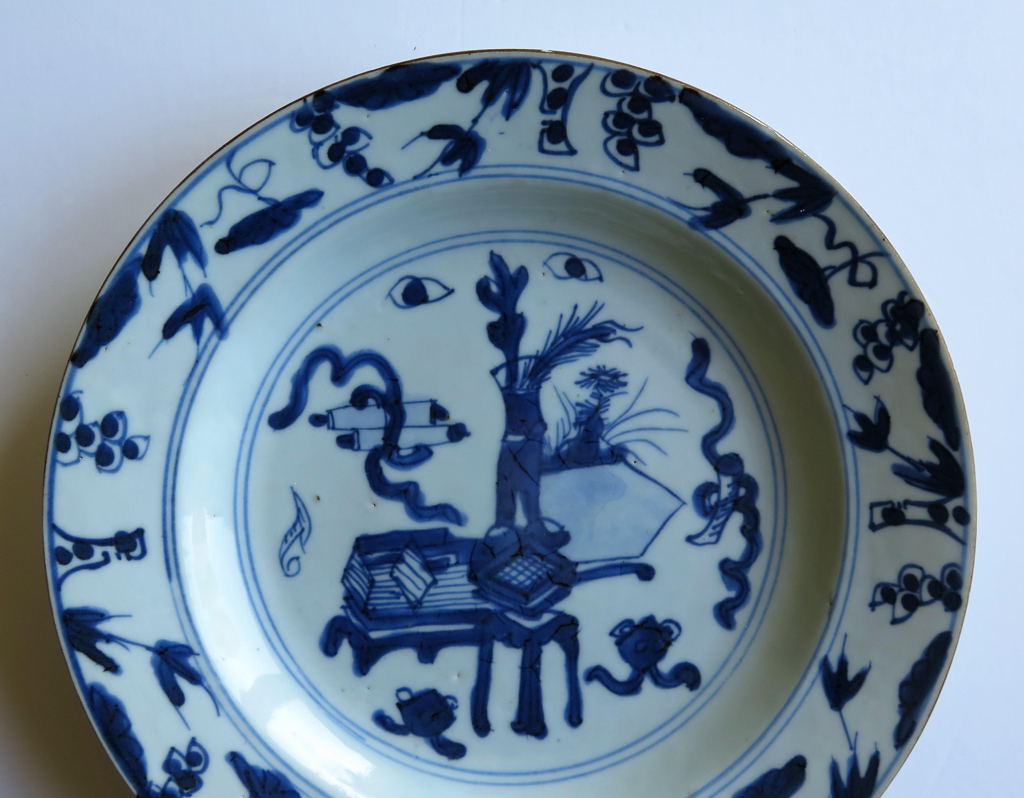 Early 18th Century Chinese Porcelain Plate Blue and White, Qing circa 1730 4