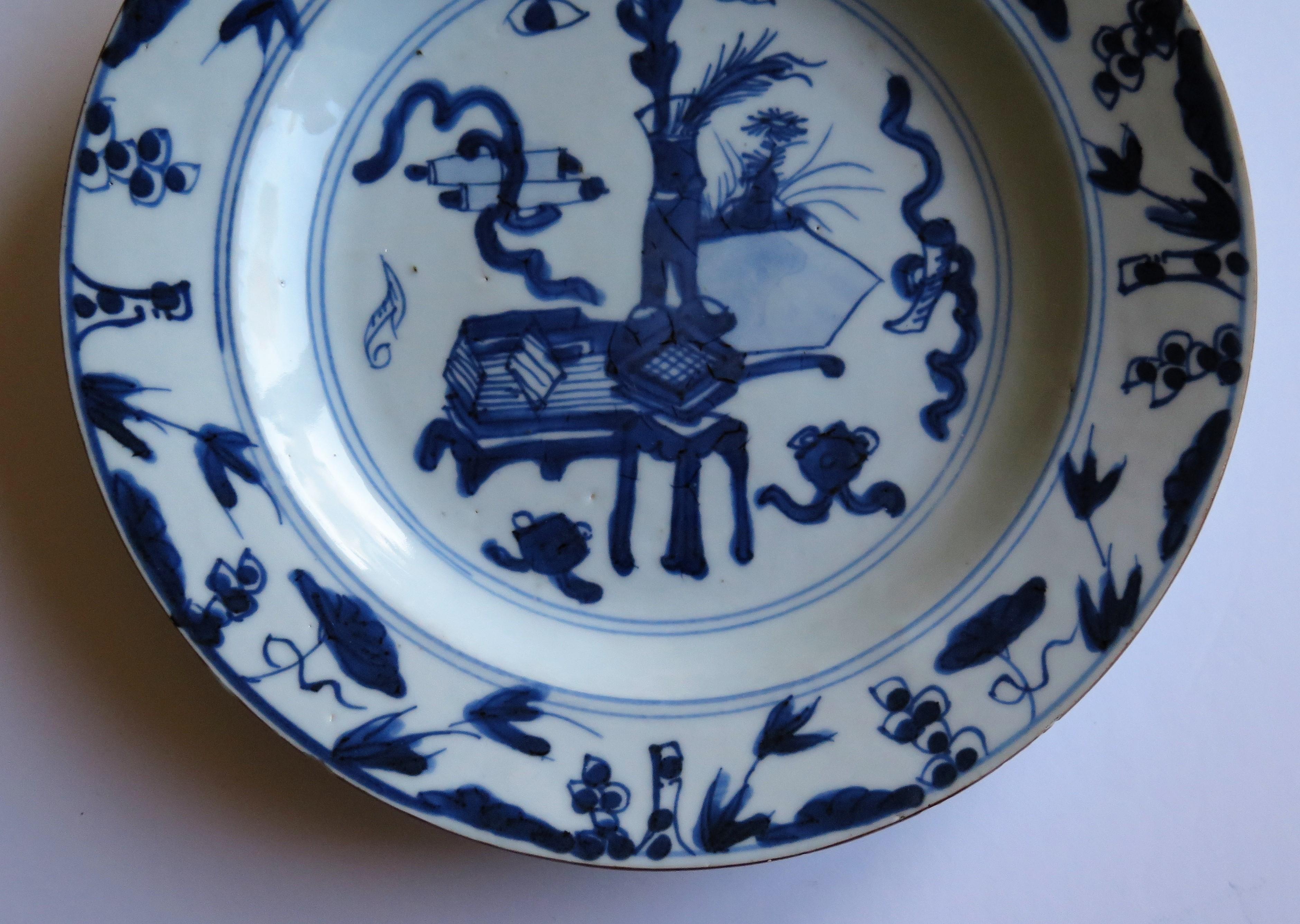 Early 18th Century Chinese Porcelain Plate Blue and White, Qing circa 1730 5