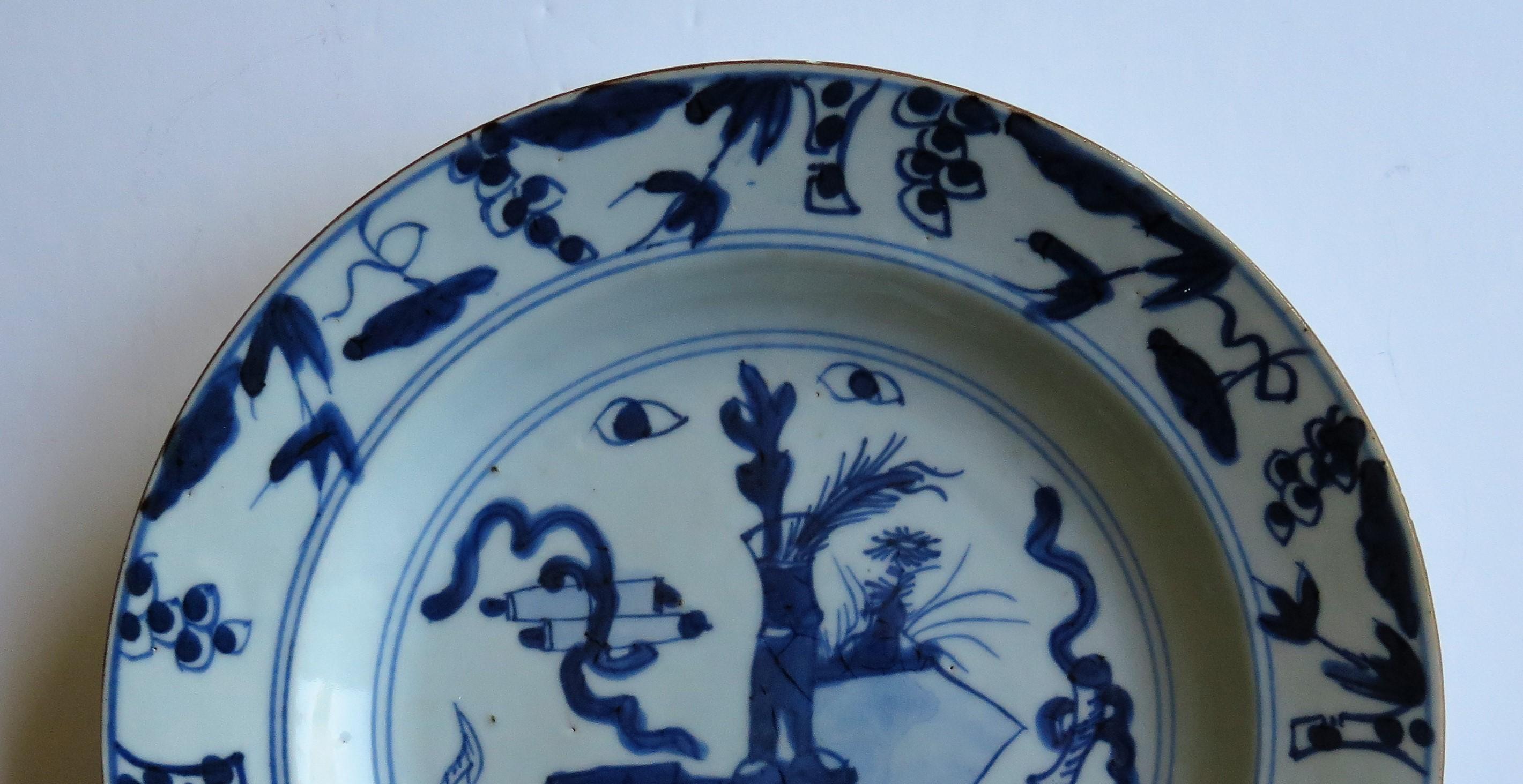 Early 18th Century Chinese Porcelain Plate Blue and White, Qing circa 1730 7