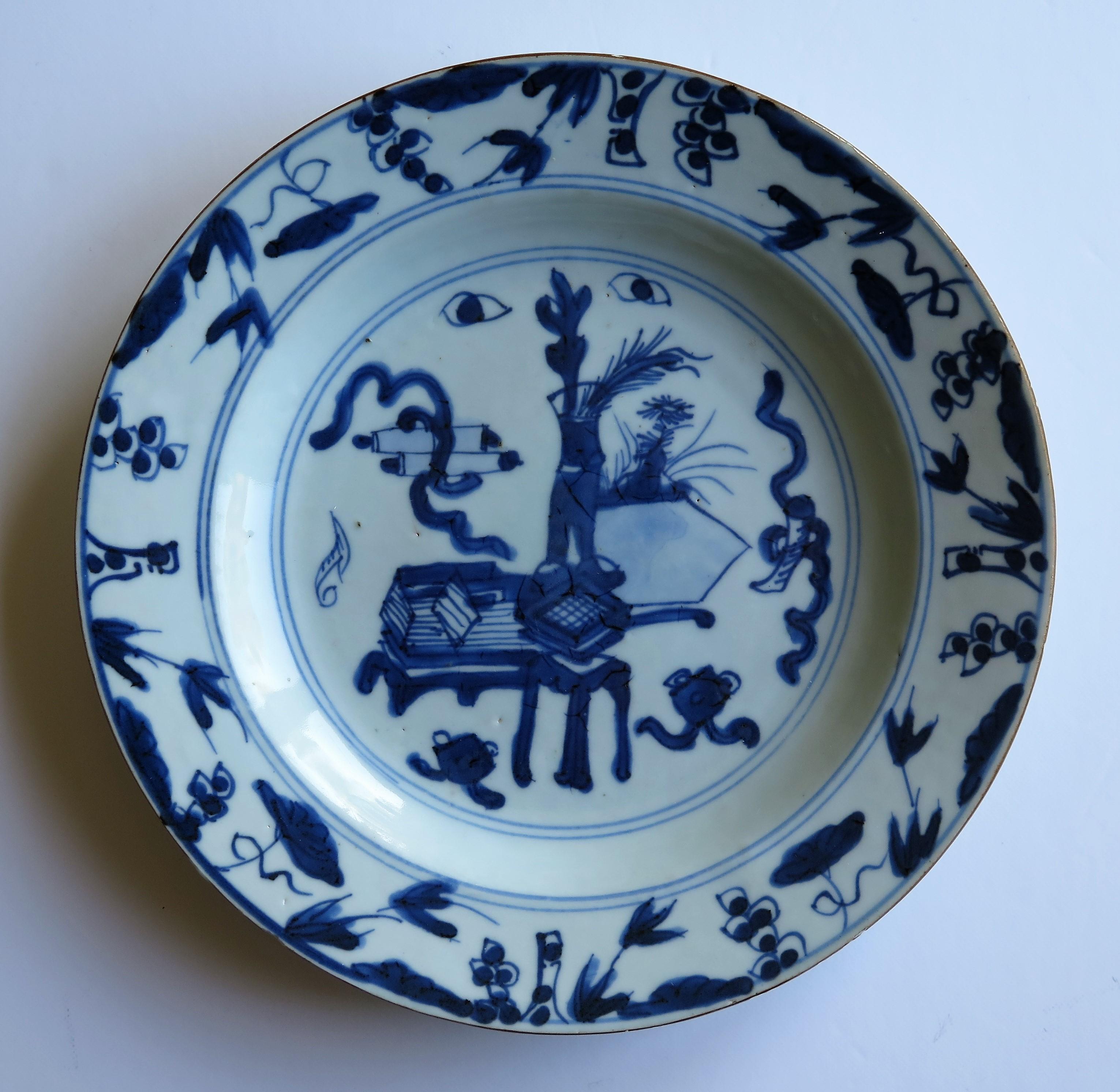Details about   Chinese Blue and White Porcelain Plate Hand-painted w Qing dynasty Qianlong Mark 