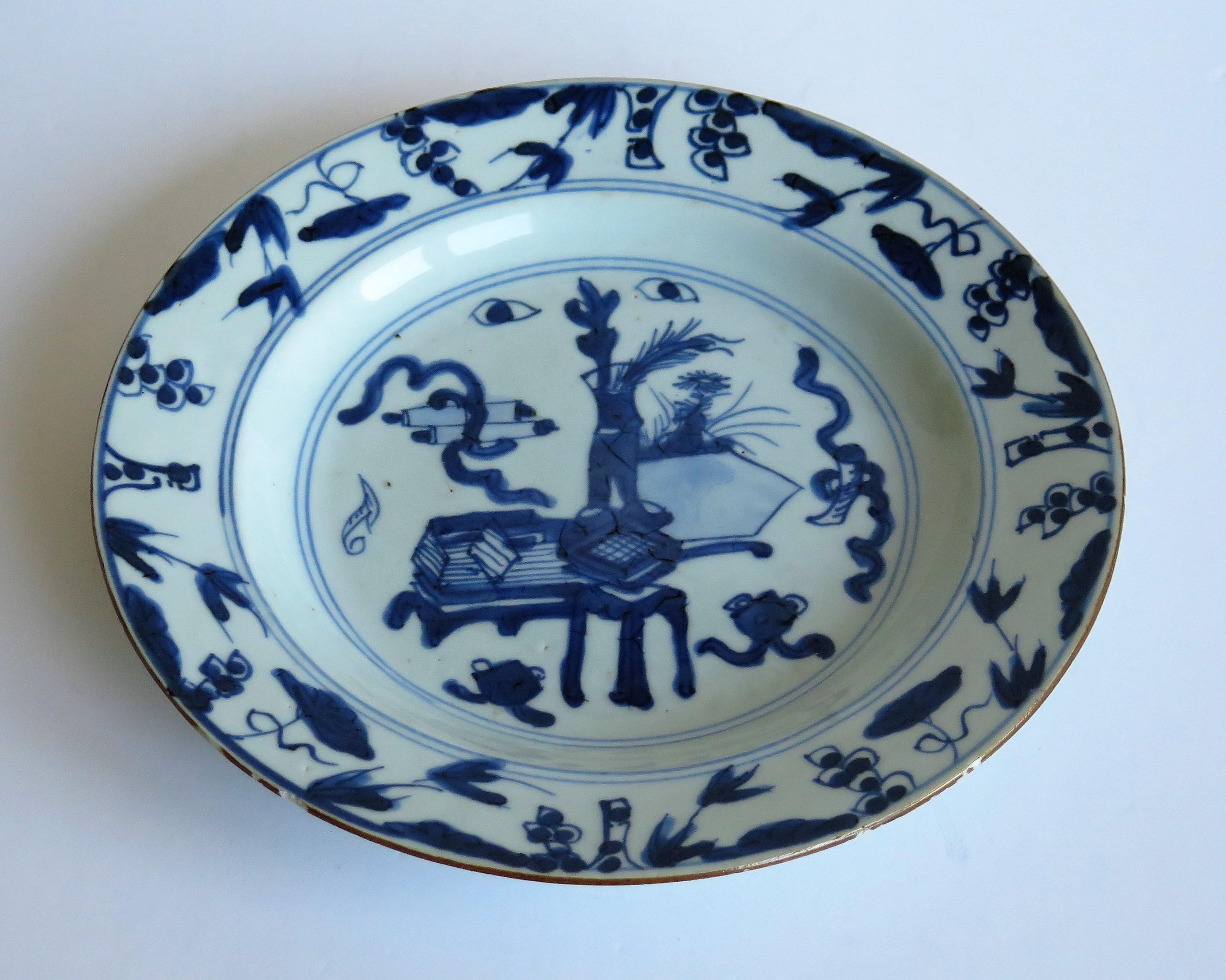 Hand-Painted Early 18th Century Chinese Porcelain Plate Blue and White, Qing circa 1730