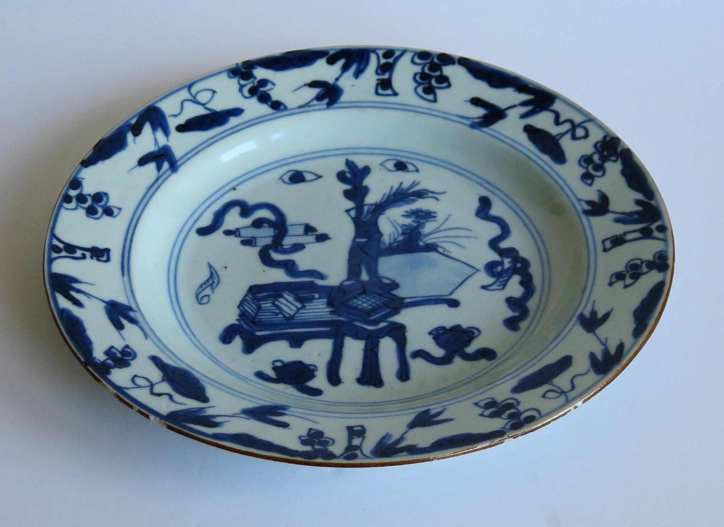 Early 18th Century Chinese Porcelain Plate Blue and White, Qing circa 1730 2