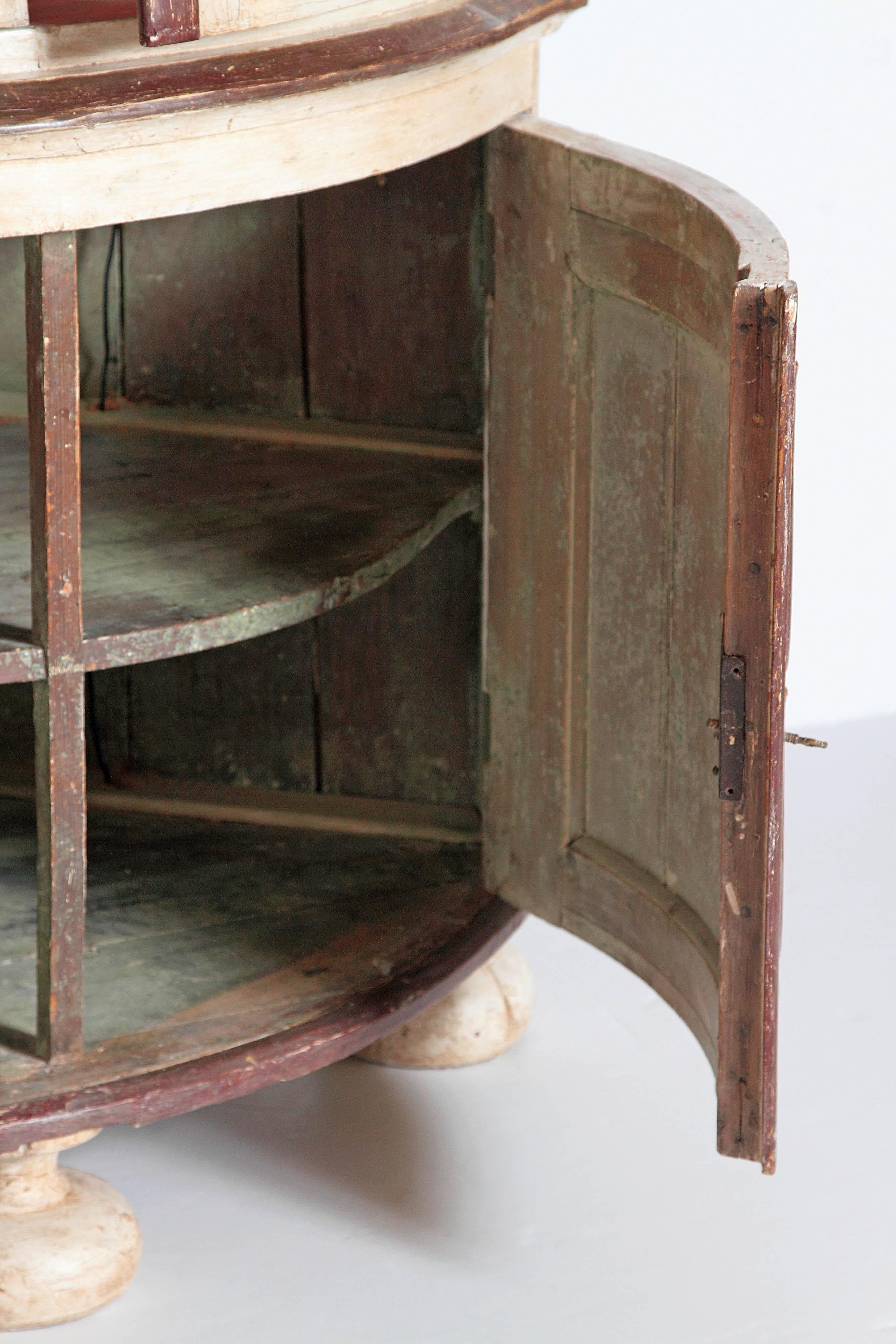 Early 18th Century Continental Corner Cabinet 2