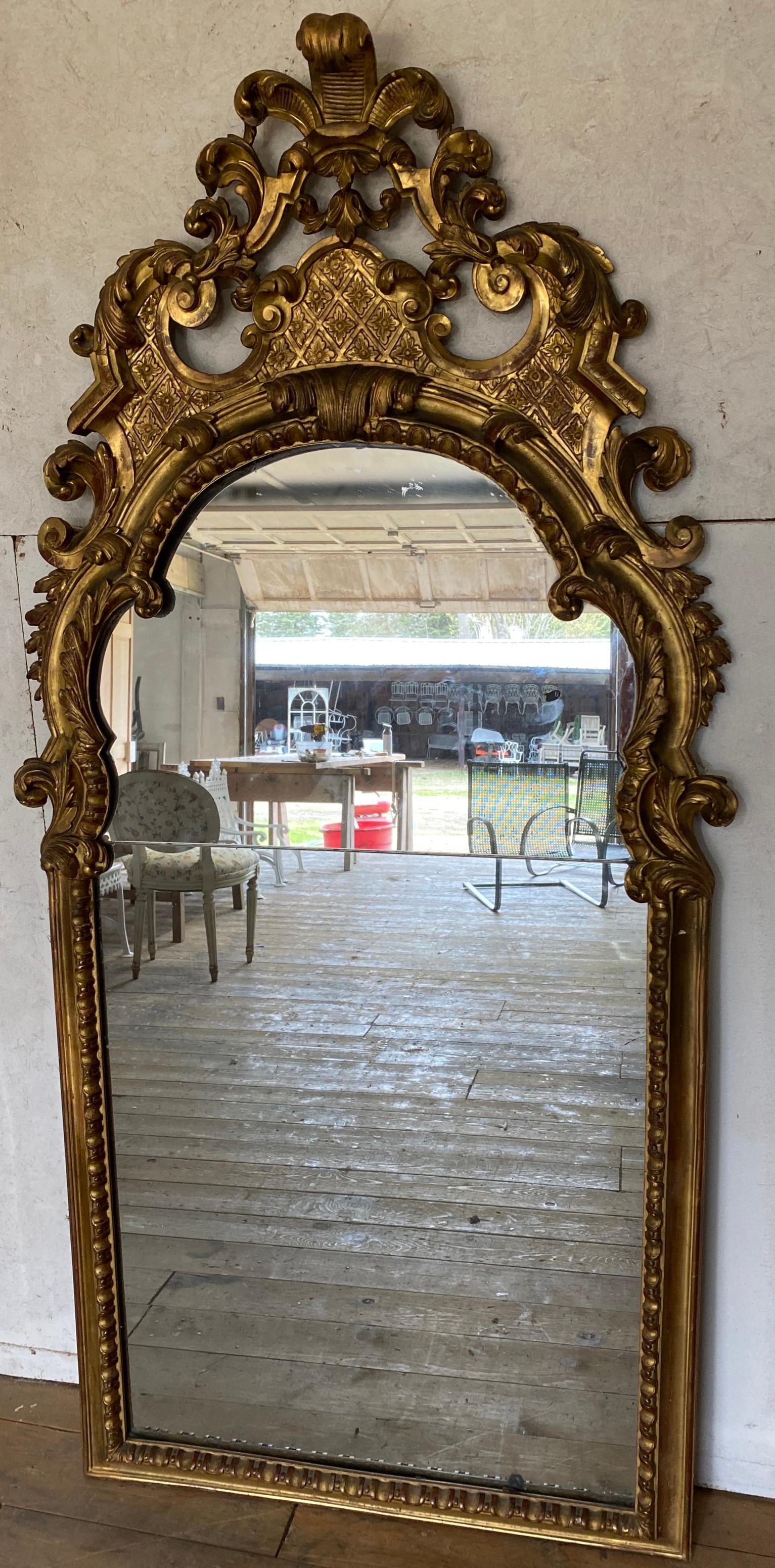 Early 18th Century Continental Giltwood Pier Louis XIV Style Baroque Mirror 2