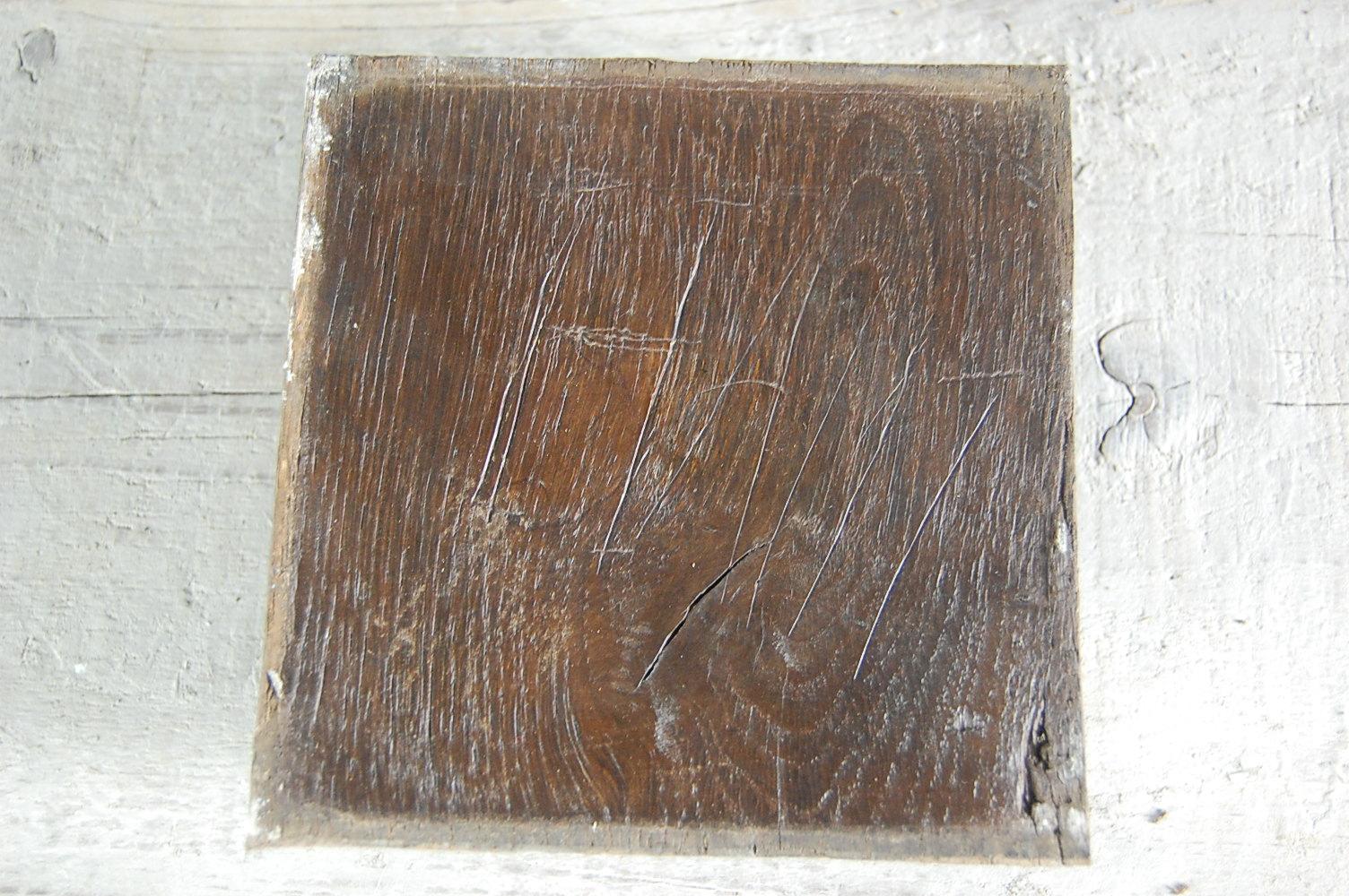Early 18th Century Continental Green Man Relief Carving In Fair Condition In Pease pottage, West Sussex