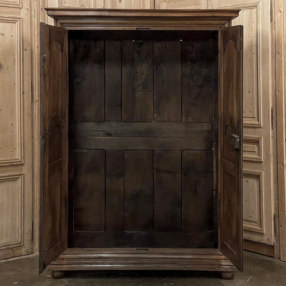 Early 18th Century Country French Louis XIII Armoire For Sale 1