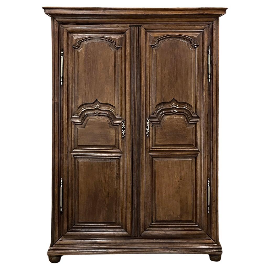 Armoire de campagne Louis XIII du début du 18ème siècle