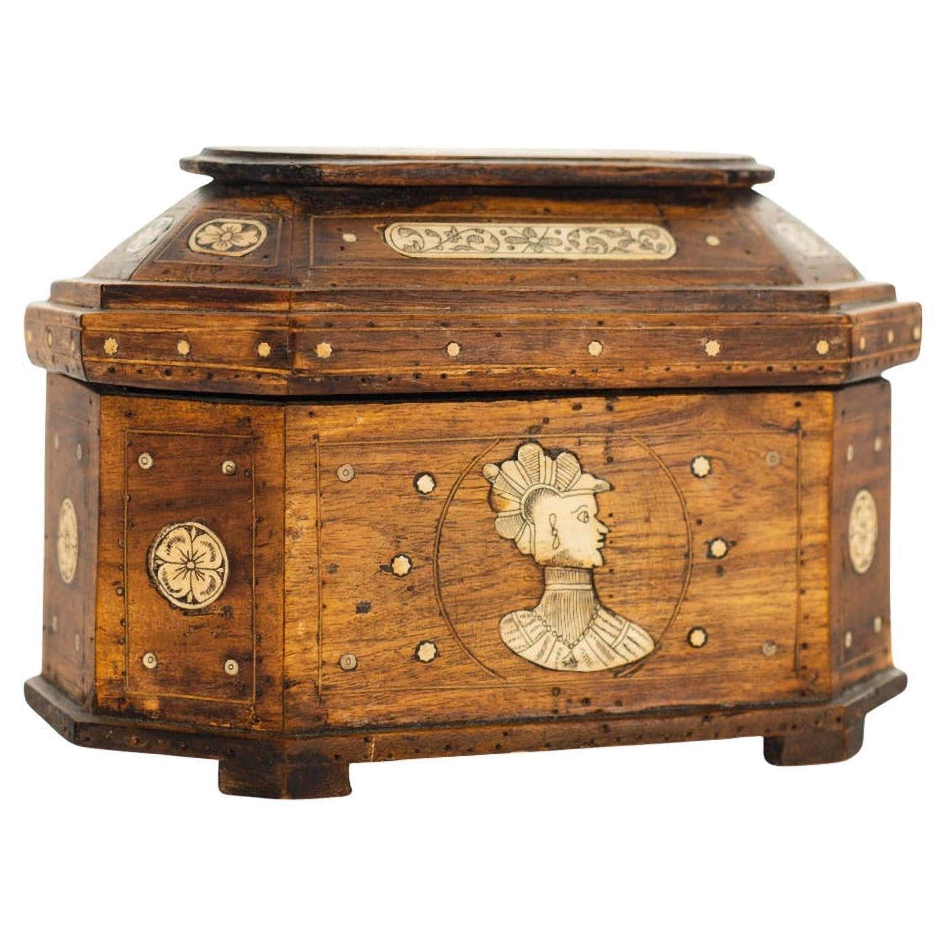 Early 18th Century Dutch Chest 'Box ' For Sale 3