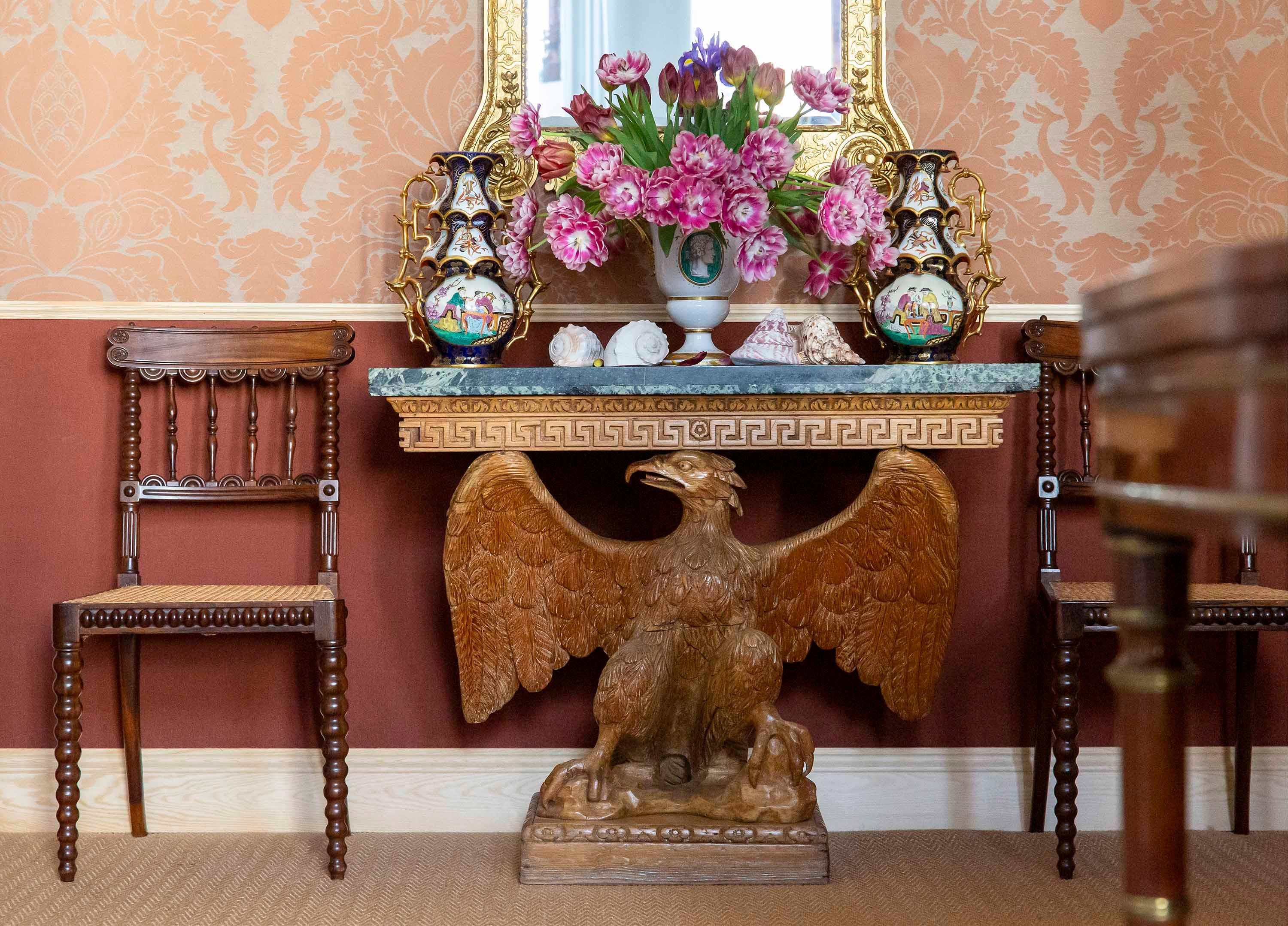Tavolo consolle Aquila dell'inizio del XVIII secolo In condizioni buone in vendita a Richmond, London