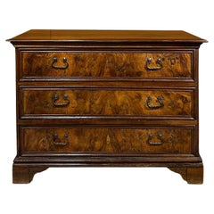 Frühes 18. CENTURY EMILIAN WALNUT CHEST 