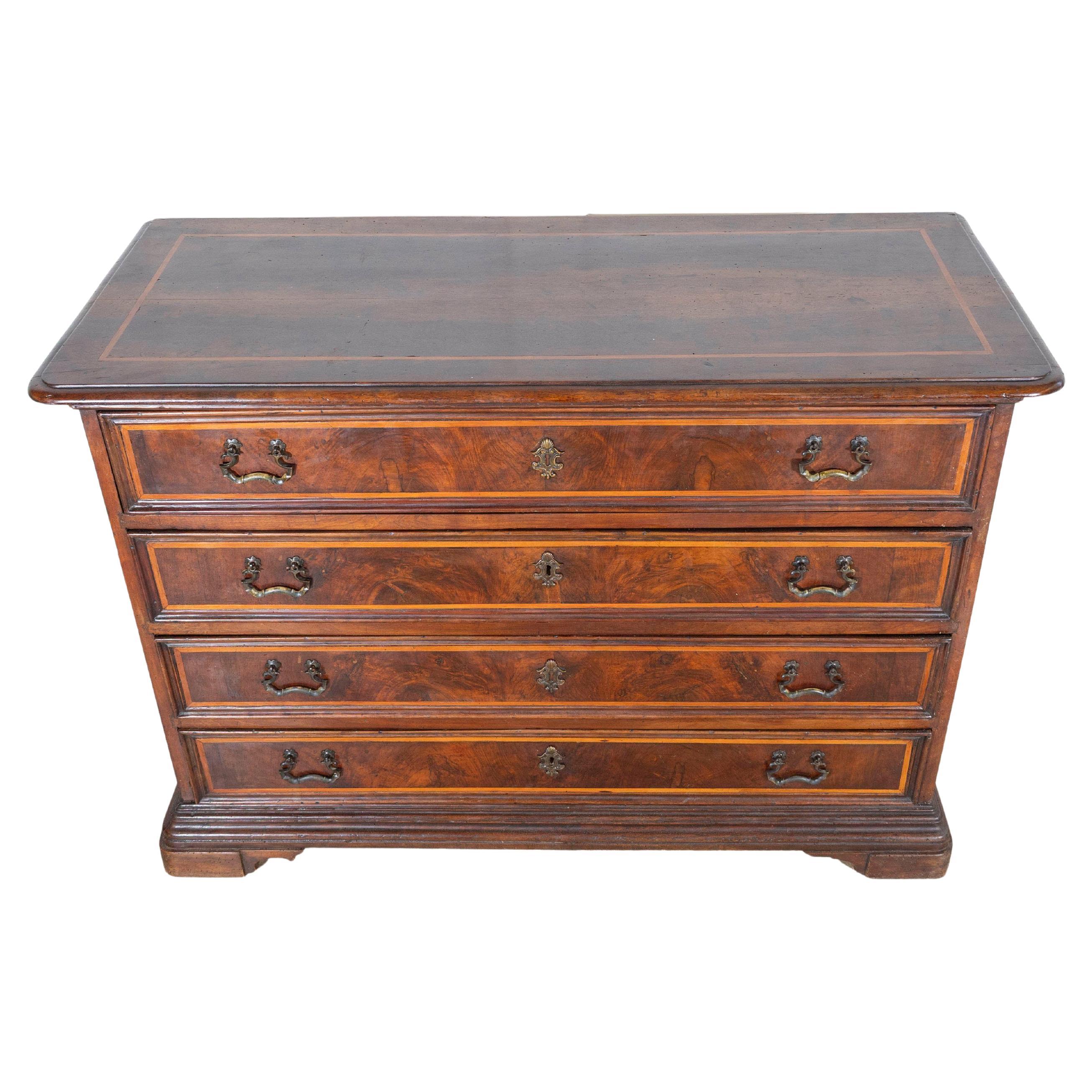 Early 18th-Century Emilian Walnut Chest of Drawers with Fruitwood Inlay For Sale