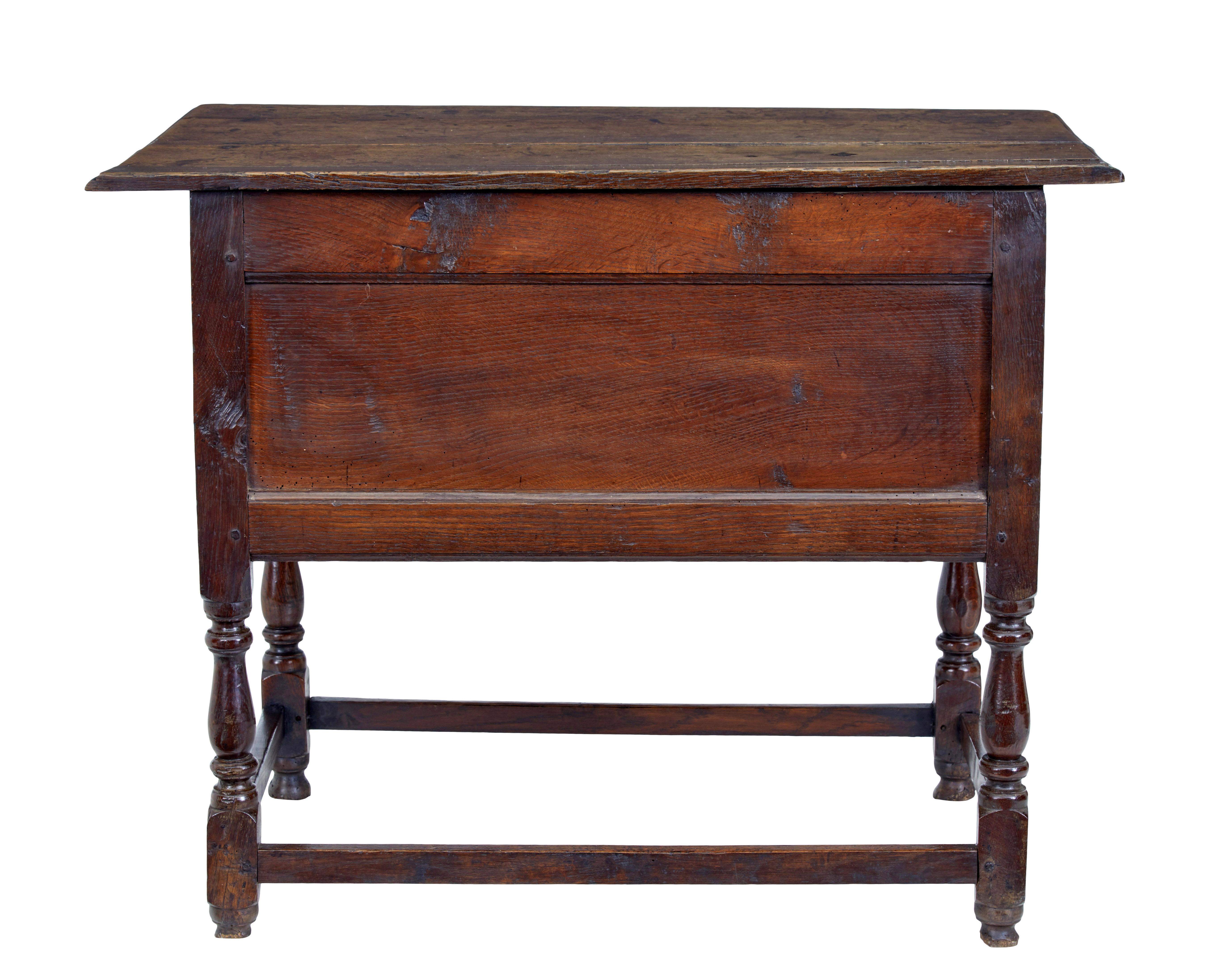 Early 18th century English 2 drawer oak side table In Good Condition In Debenham, Suffolk