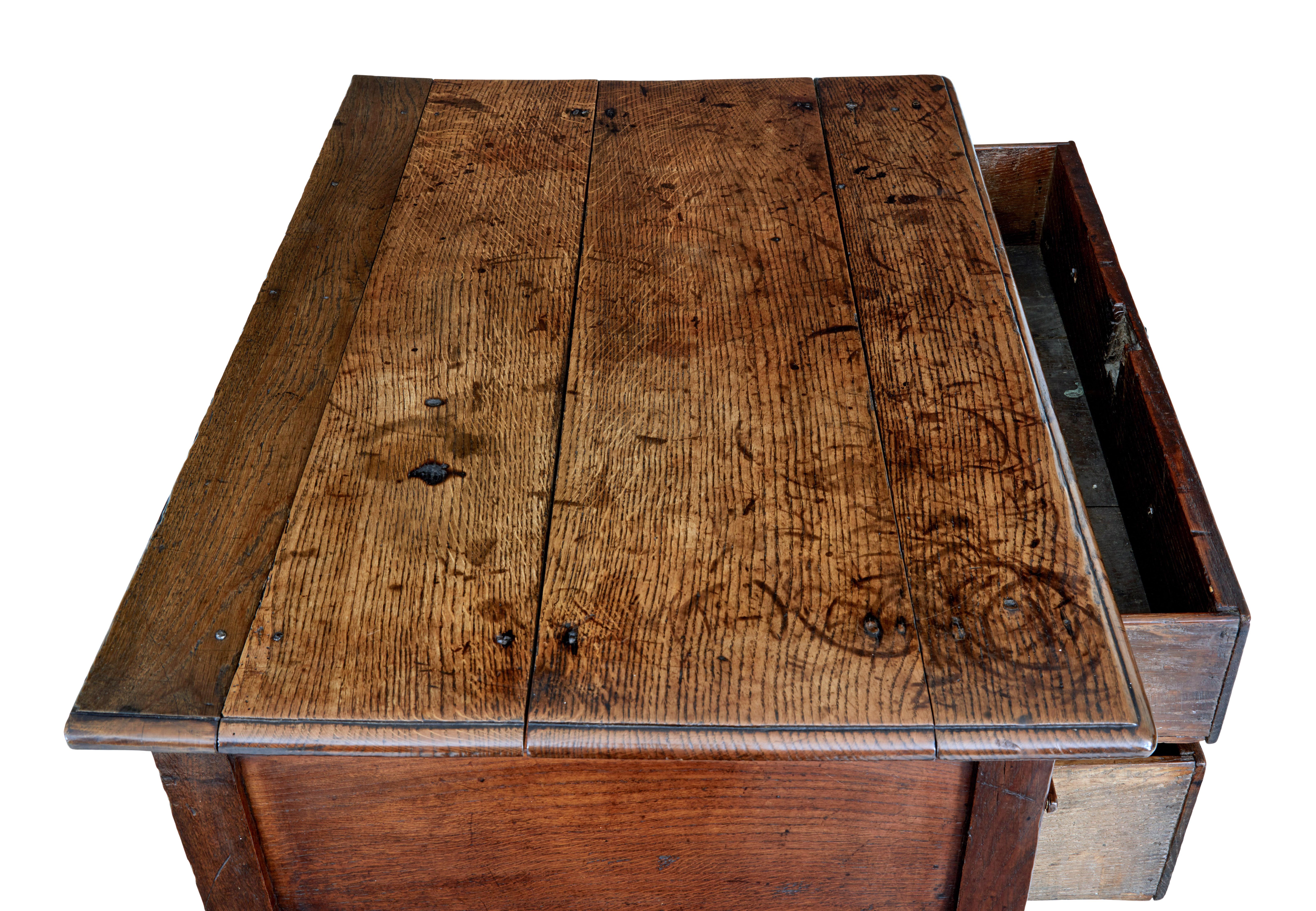 Early 18th Century English 2 Drawer Oak Side Table For Sale 2