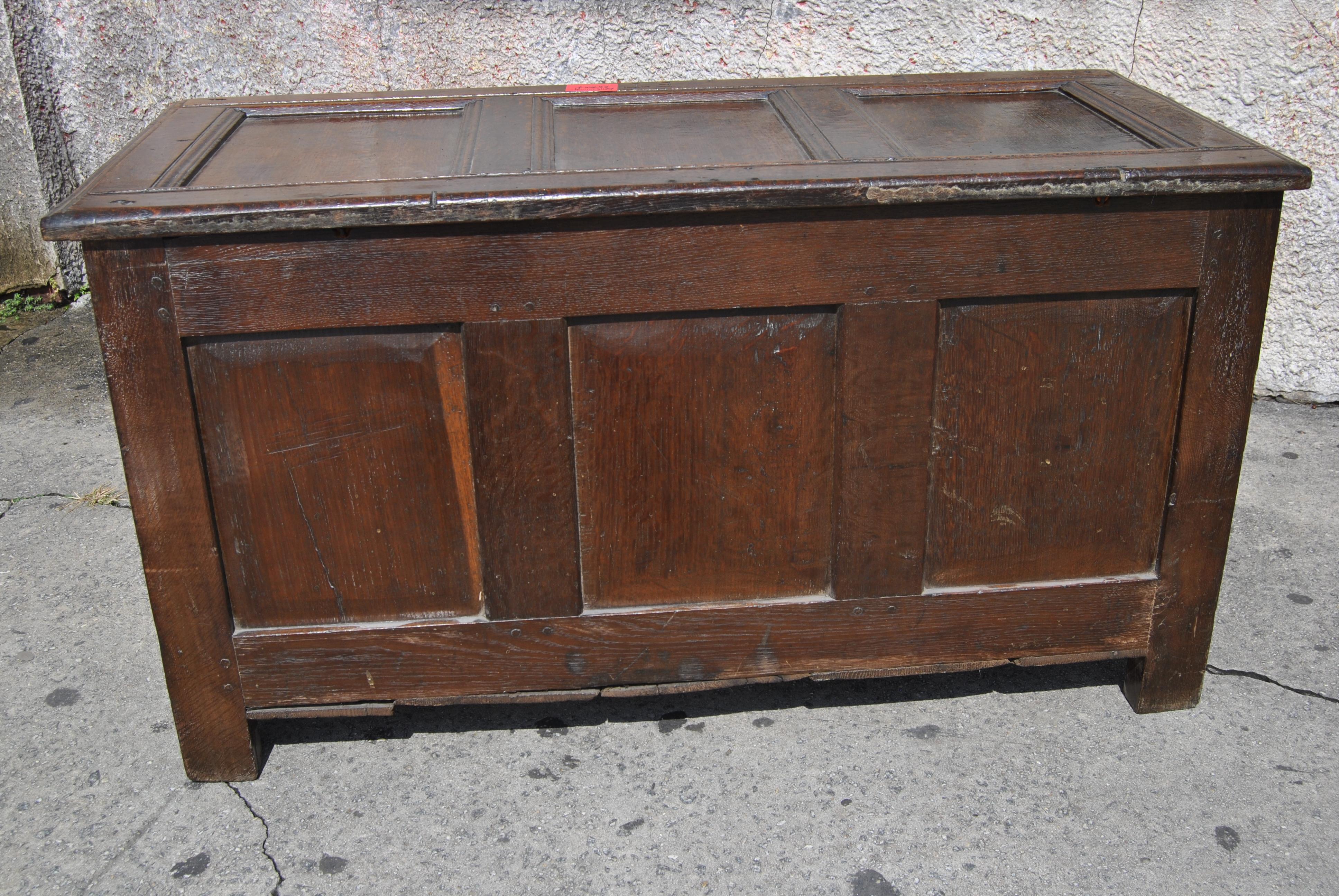 Early 18th Century English Carved Oak Blanket Chest / Coffer 4
