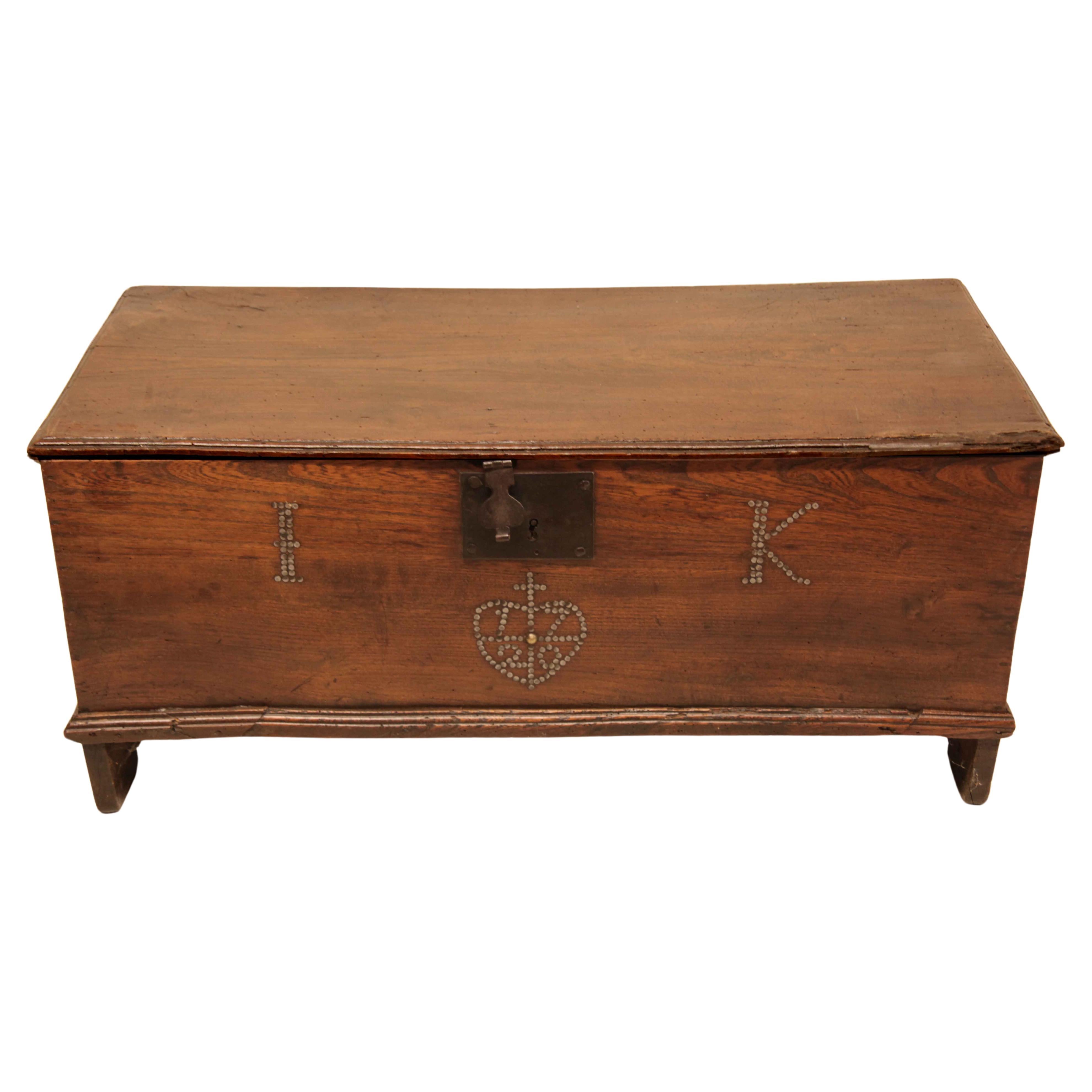 Early 18th Century English Elm Coffer For Sale