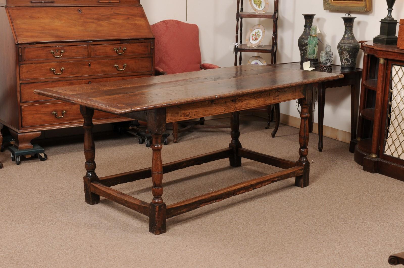  Early 18th Century English Long Oak Hall Table with Carved Frieze, Turned Legs  In Good Condition For Sale In Atlanta, GA