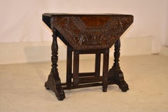 Early 18th Century English Oak Hand-Carved Gate Leg