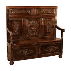 Early 18th Century English Oak Settle