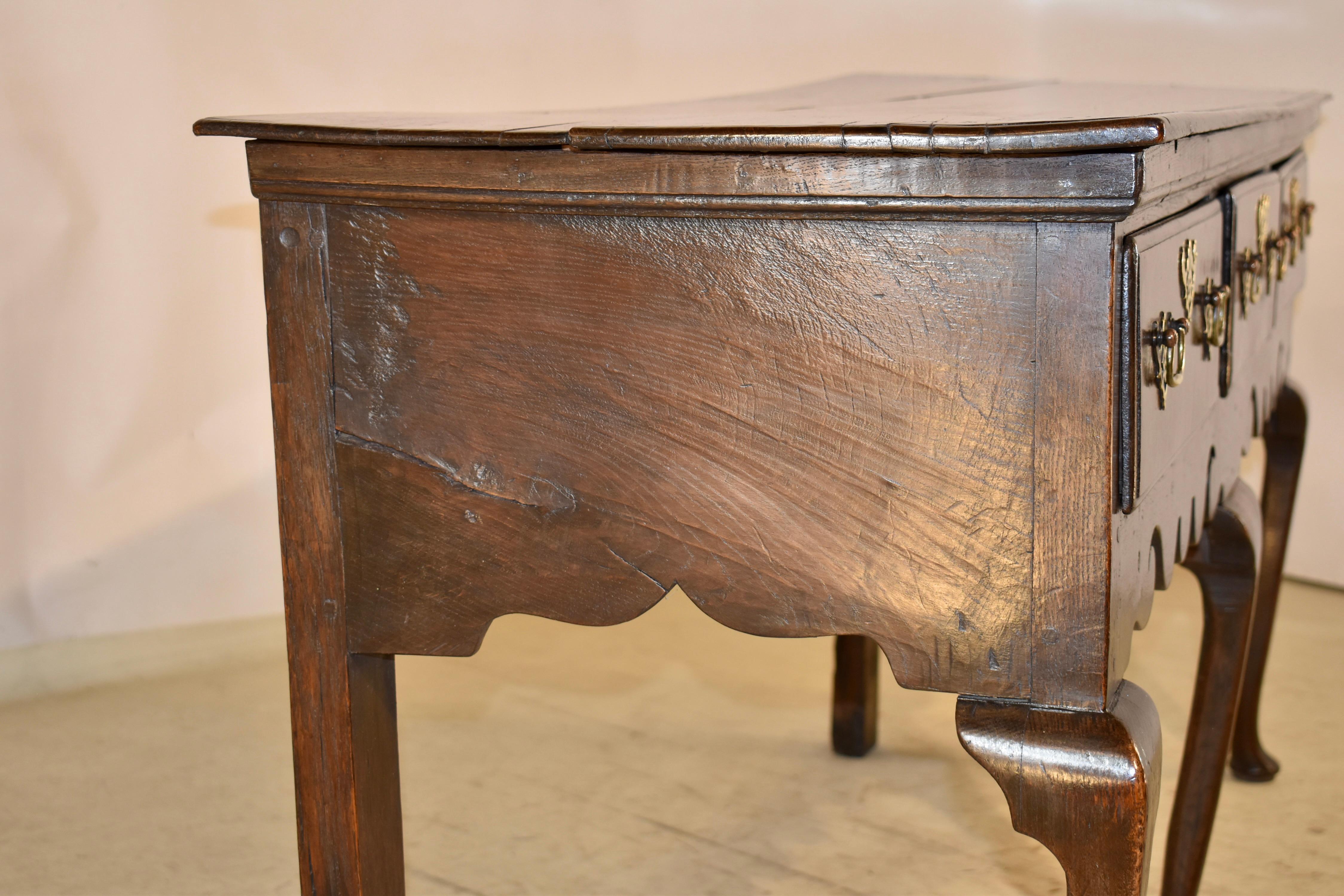 Early 18th Century English Oak Sideboard For Sale 4