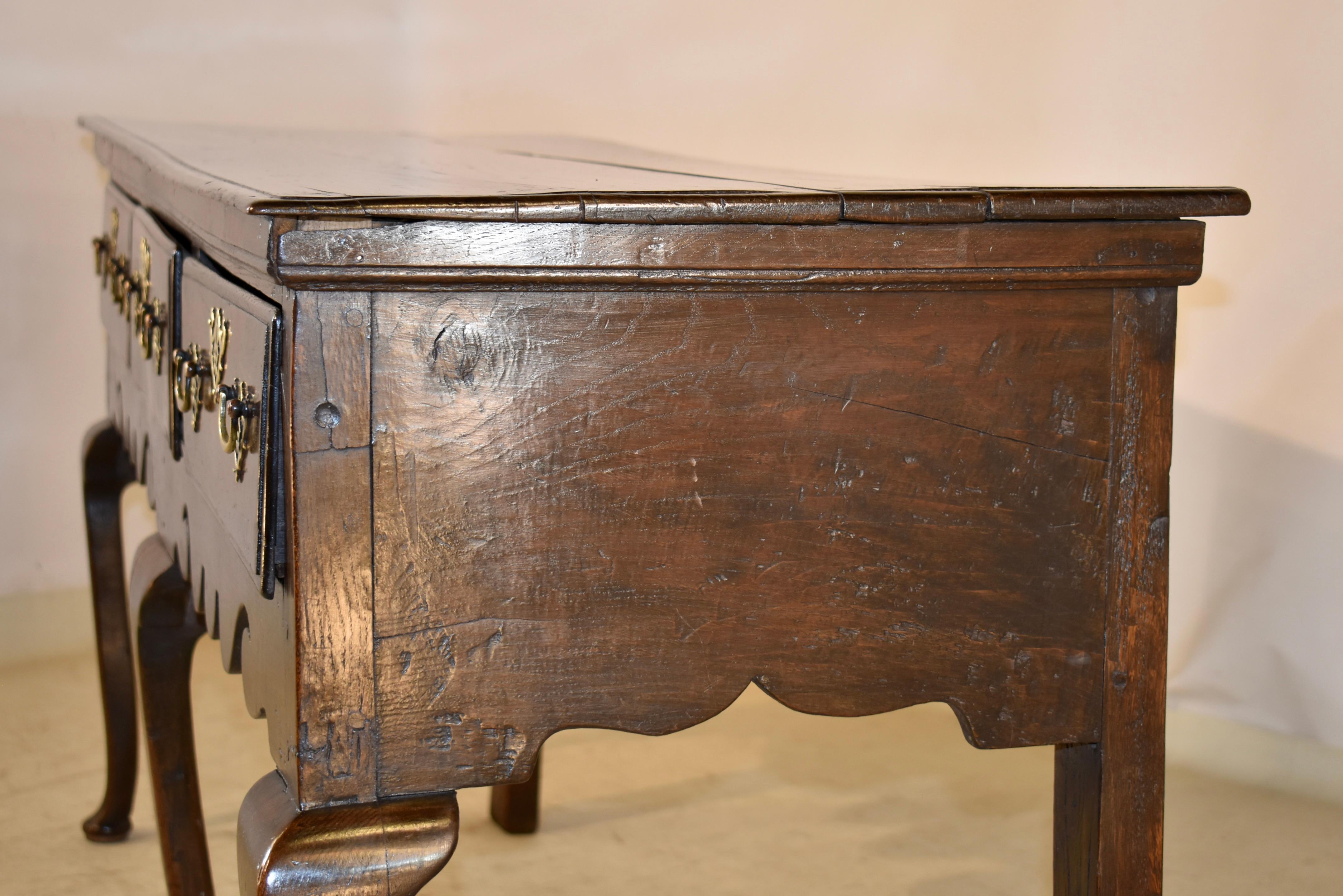 Early 18th Century English Oak Sideboard For Sale 5